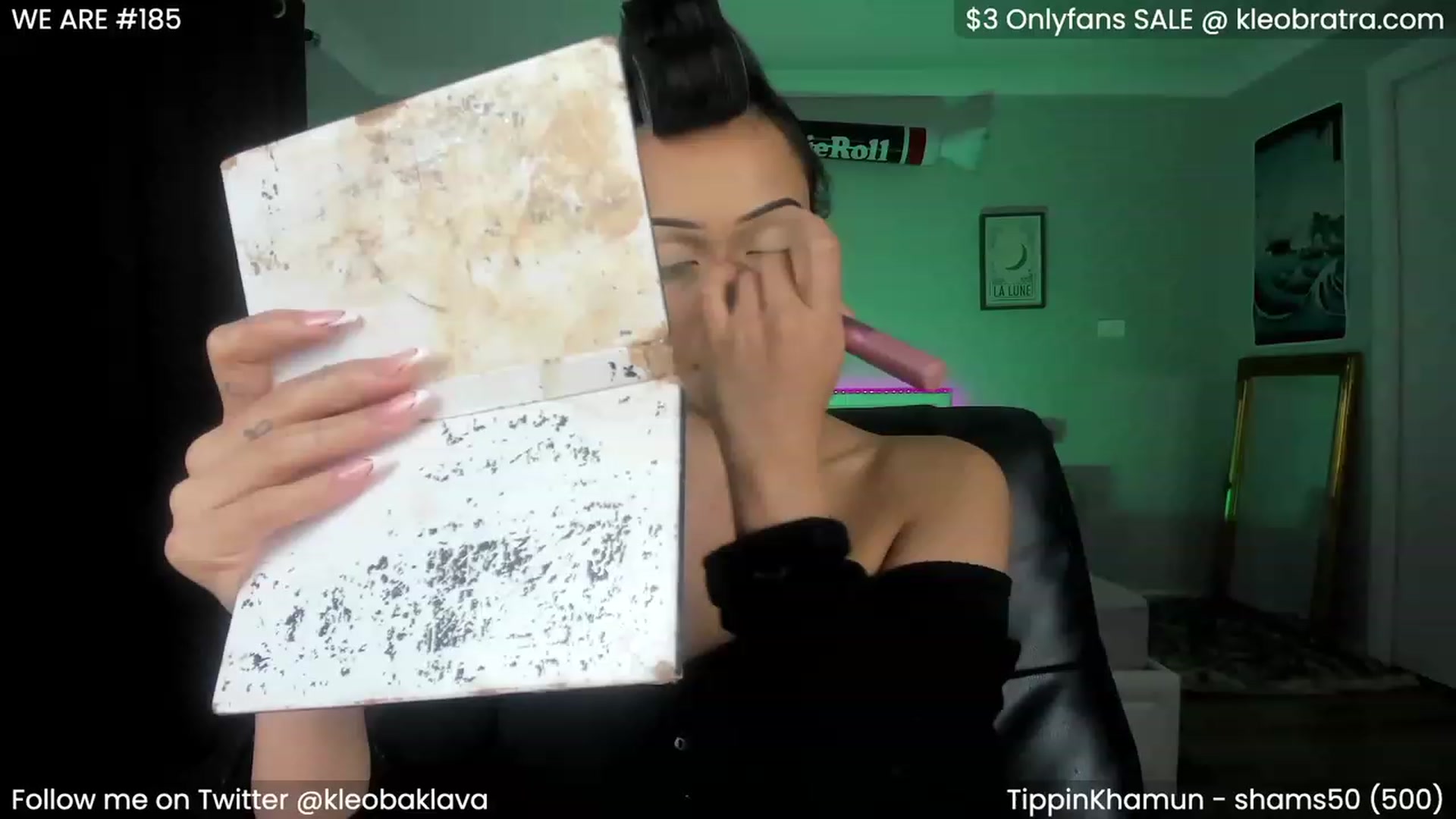 Gallery image thumbnail from KleoBratra's myfreecams stream on, 12/06/2022, 17:20 image 4 of 20