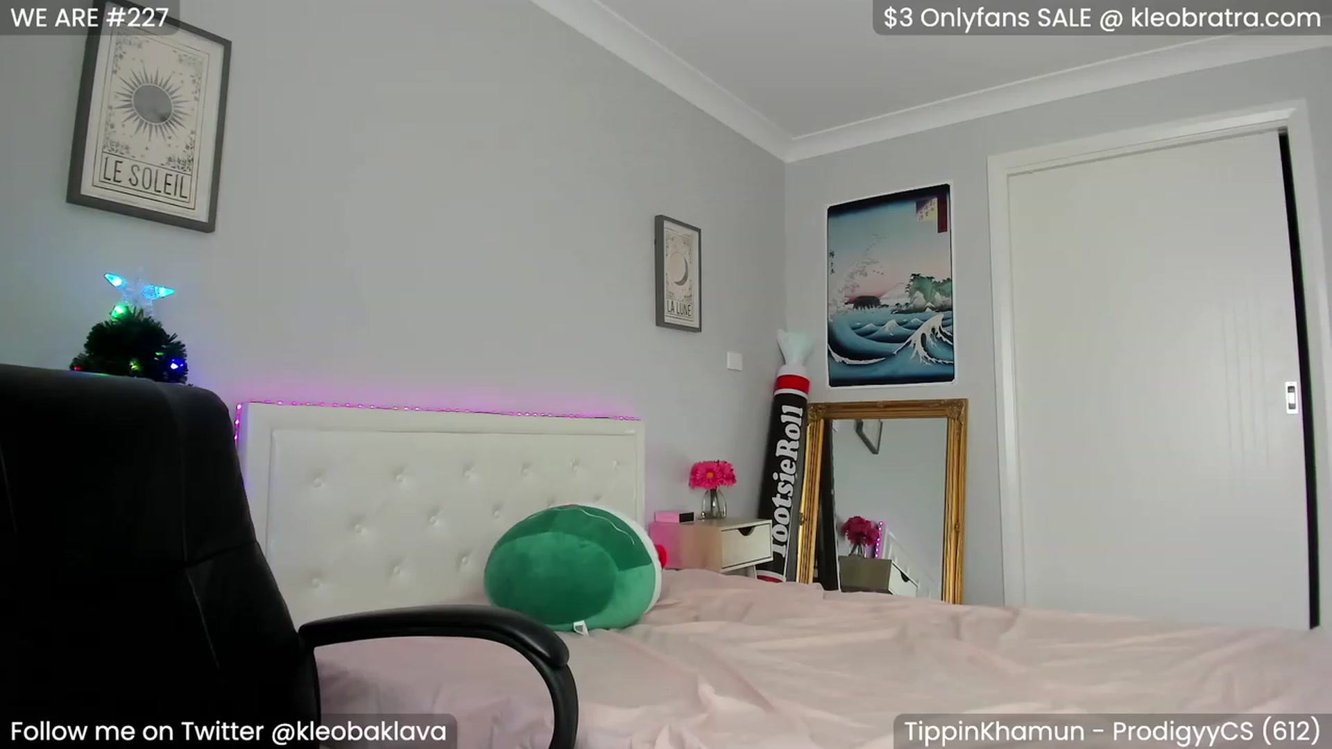 Gallery image thumbnail from KleoBratra's myfreecams stream on, 12/17/2022, 02:34 image 16 of 20