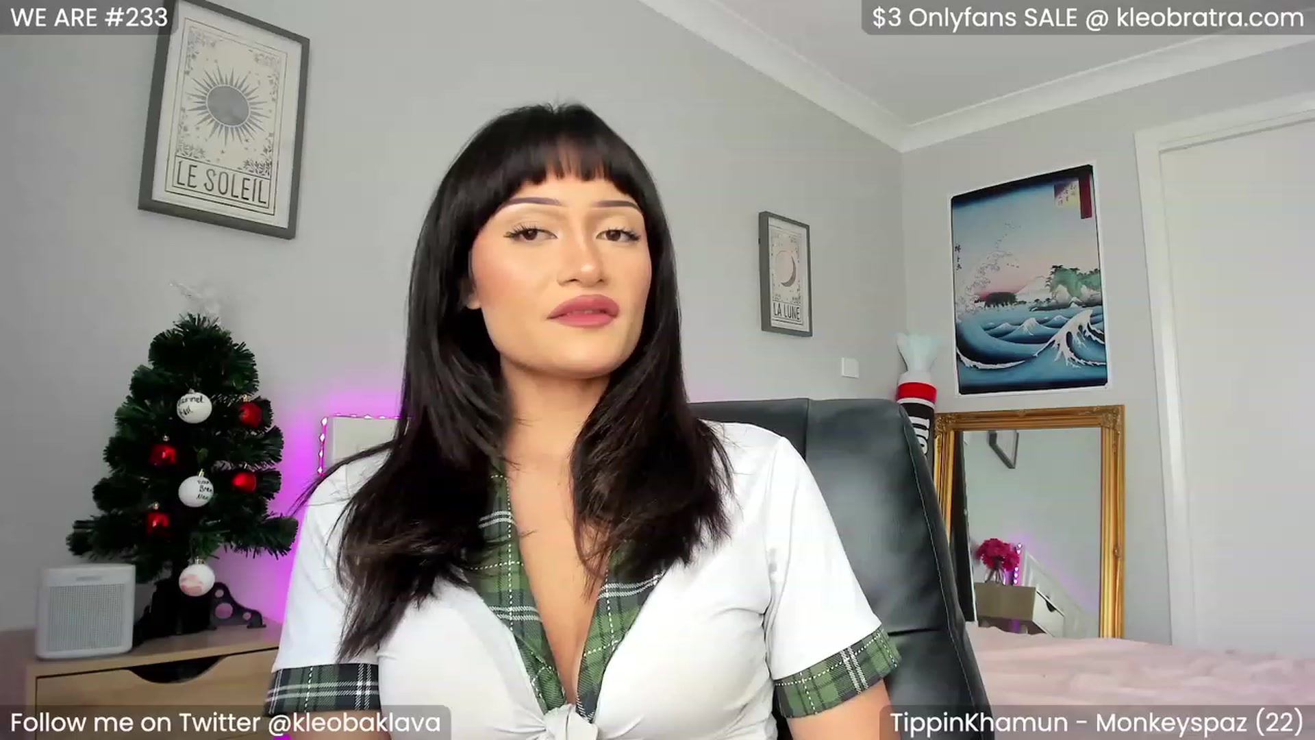 Gallery image thumbnail from KleoBratra's myfreecams stream on, 12/18/2022, 04:03 image 3 of 20