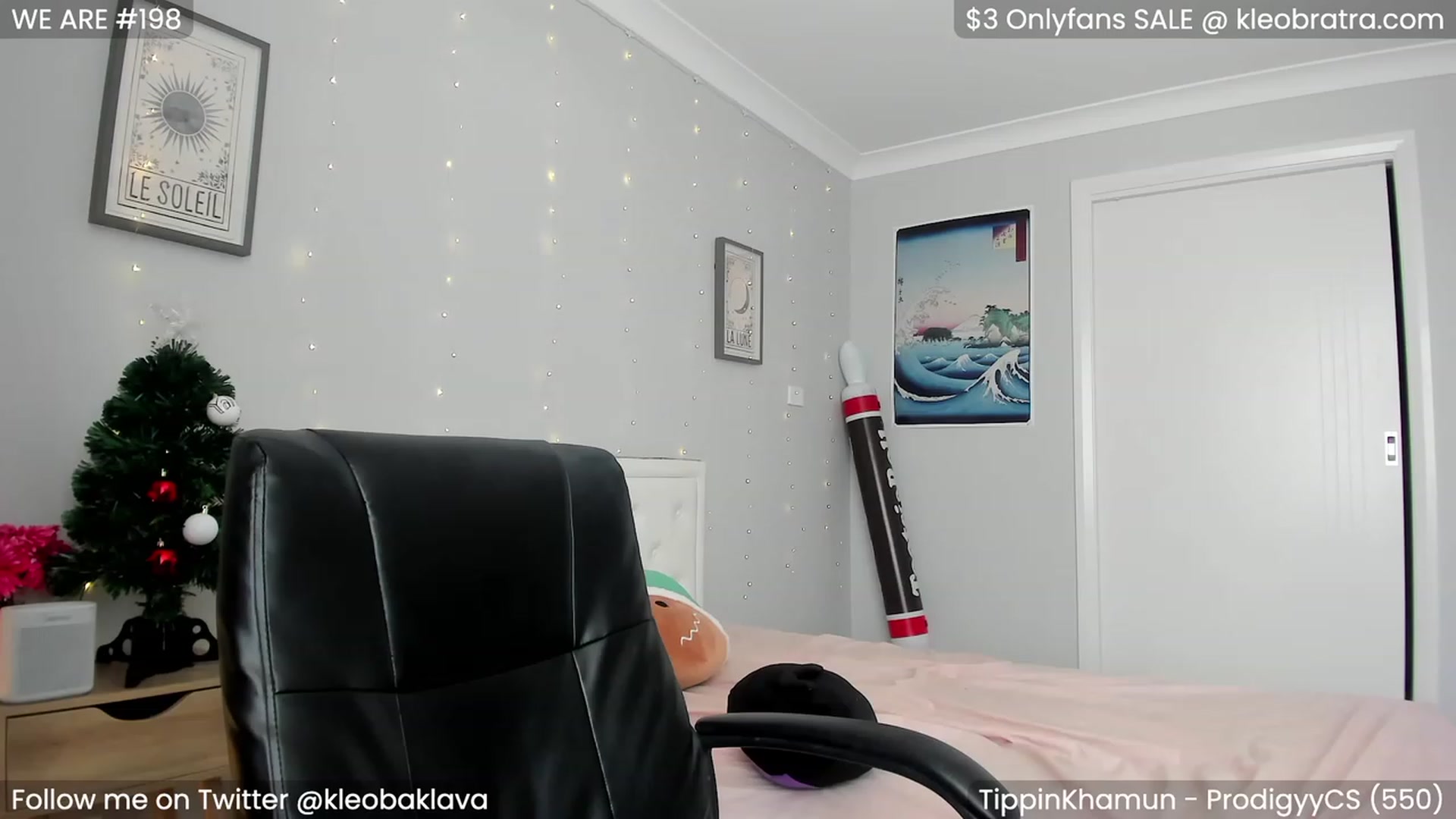 Gallery image thumbnail from KleoBratra's myfreecams stream on, 12/25/2022, 04:54 image 8 of 20