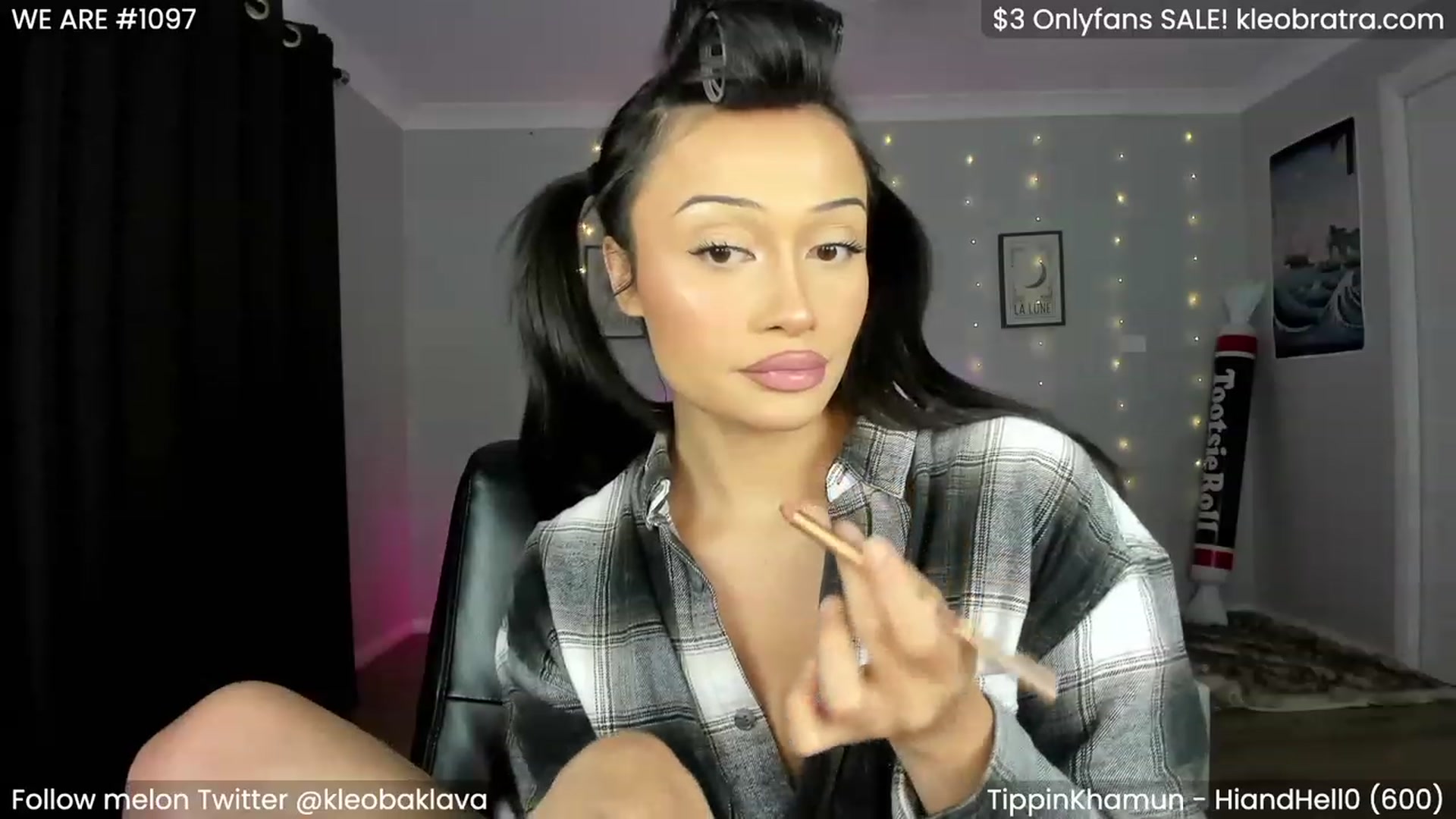 Gallery image thumbnail from KleoBratra's myfreecams stream on, 01/02/2023, 06:32 image 13 of 20