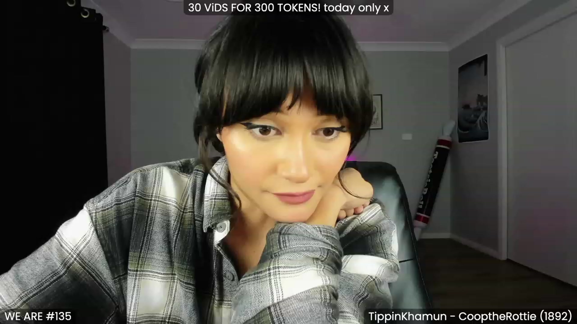 Gallery image thumbnail from KleoBratra's myfreecams stream on, 01/27/2023, 15:00 image 11 of 20