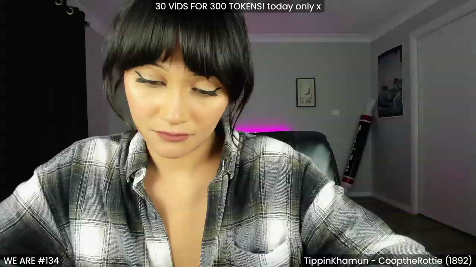 Gallery image thumbnail from KleoBratra's myfreecams stream on, 01/27/2023, 15:00 image 10 of 20