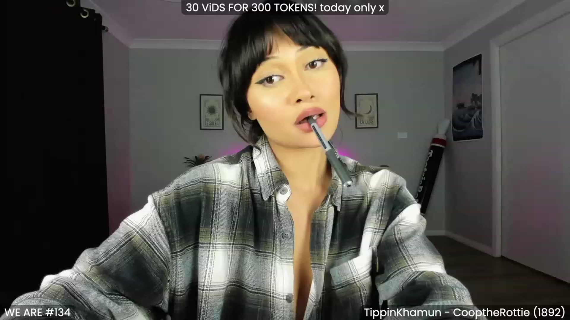 Gallery image thumbnail from KleoBratra's myfreecams stream on, 01/27/2023, 15:00 image 2 of 20