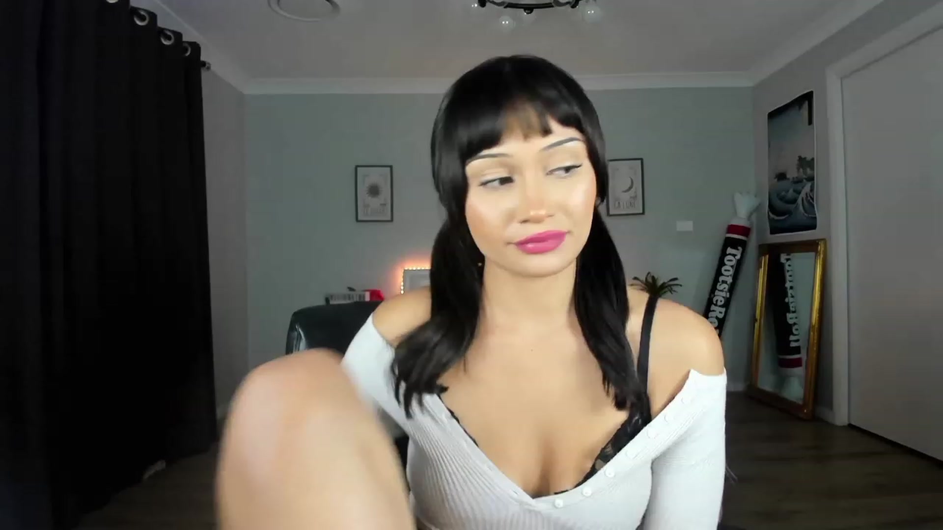 Gallery image thumbnail from KleoBratra's myfreecams stream on, 03/14/2023, 10:32 image 10 of 20