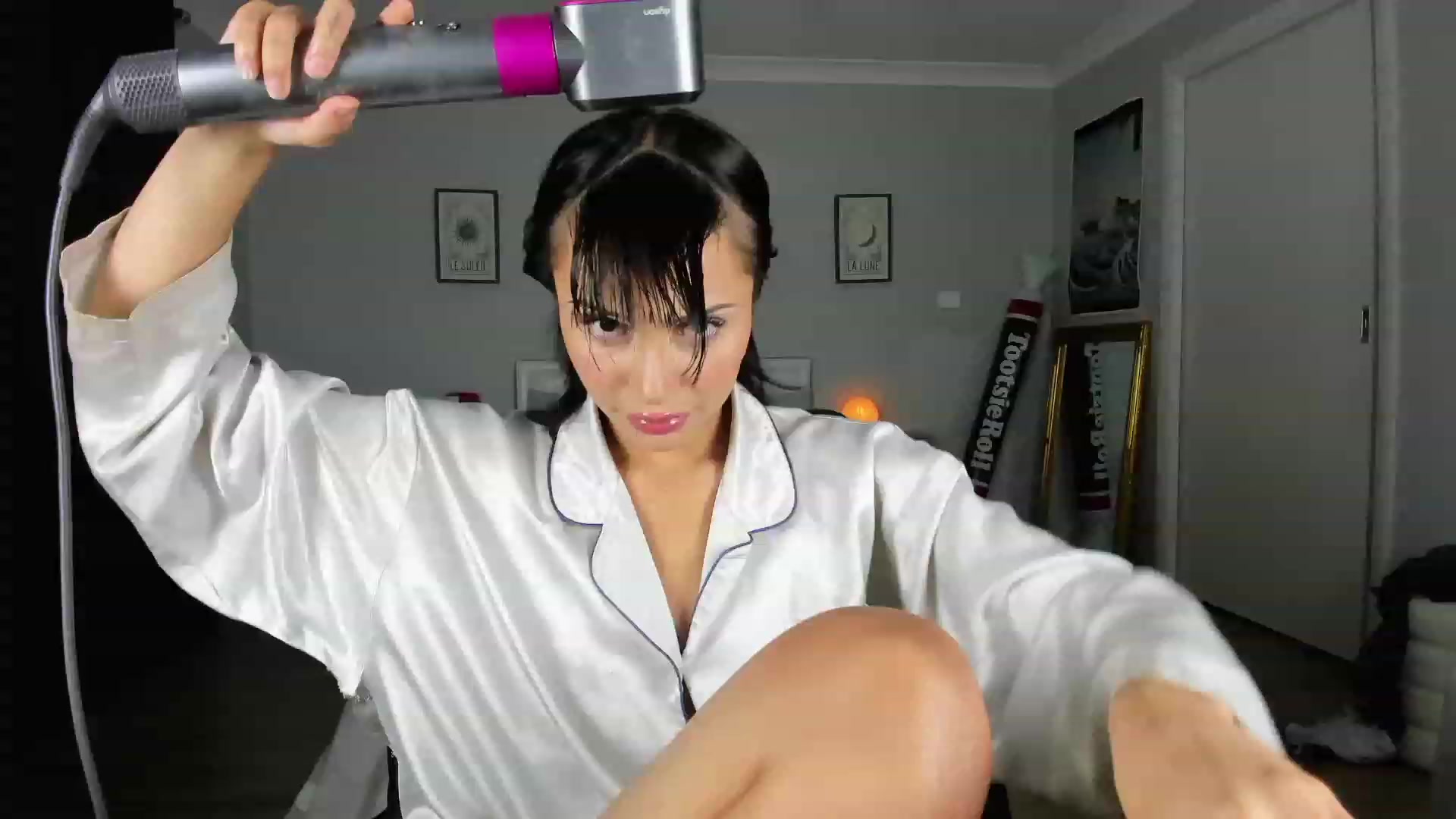 Gallery image thumbnail from KleoBratra's myfreecams stream on, 03/27/2023, 19:32 image 1 of 20