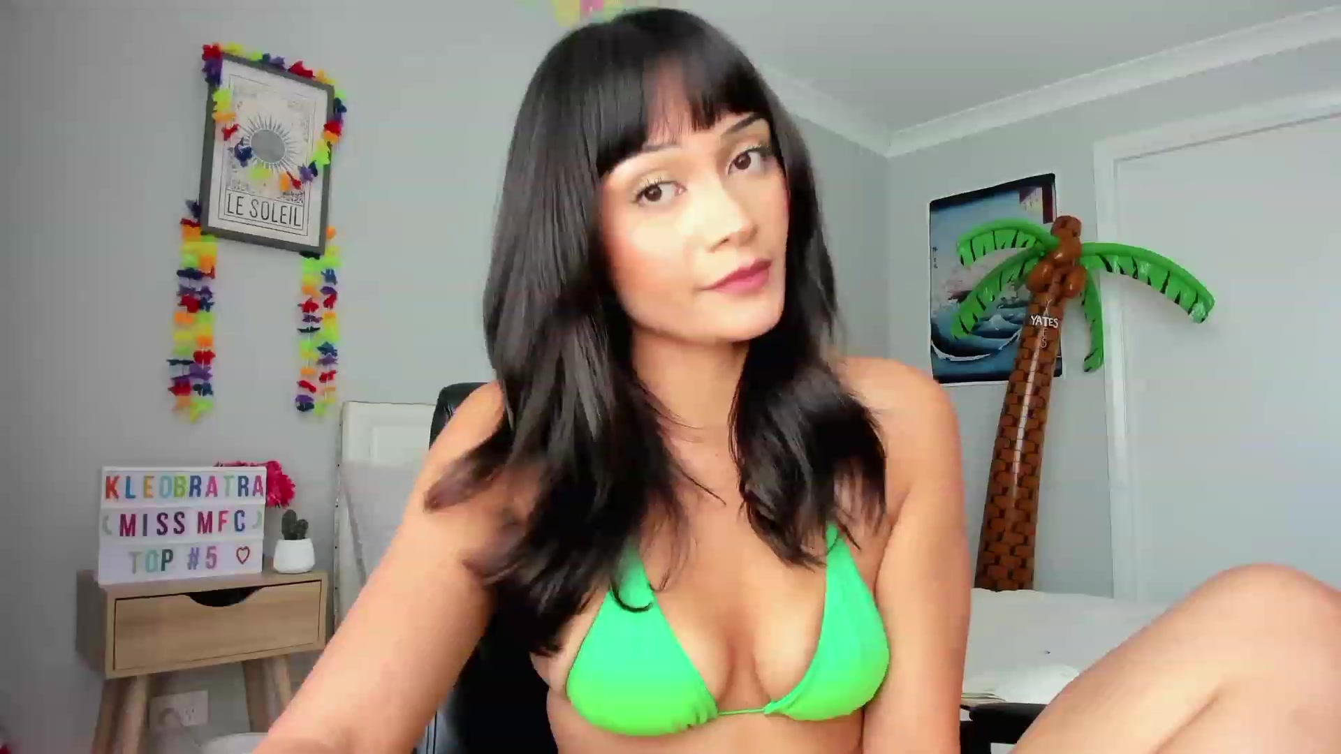 Gallery image thumbnail from KleoBratra's myfreecams stream on, 04/07/2023, 03:29 image 18 of 20