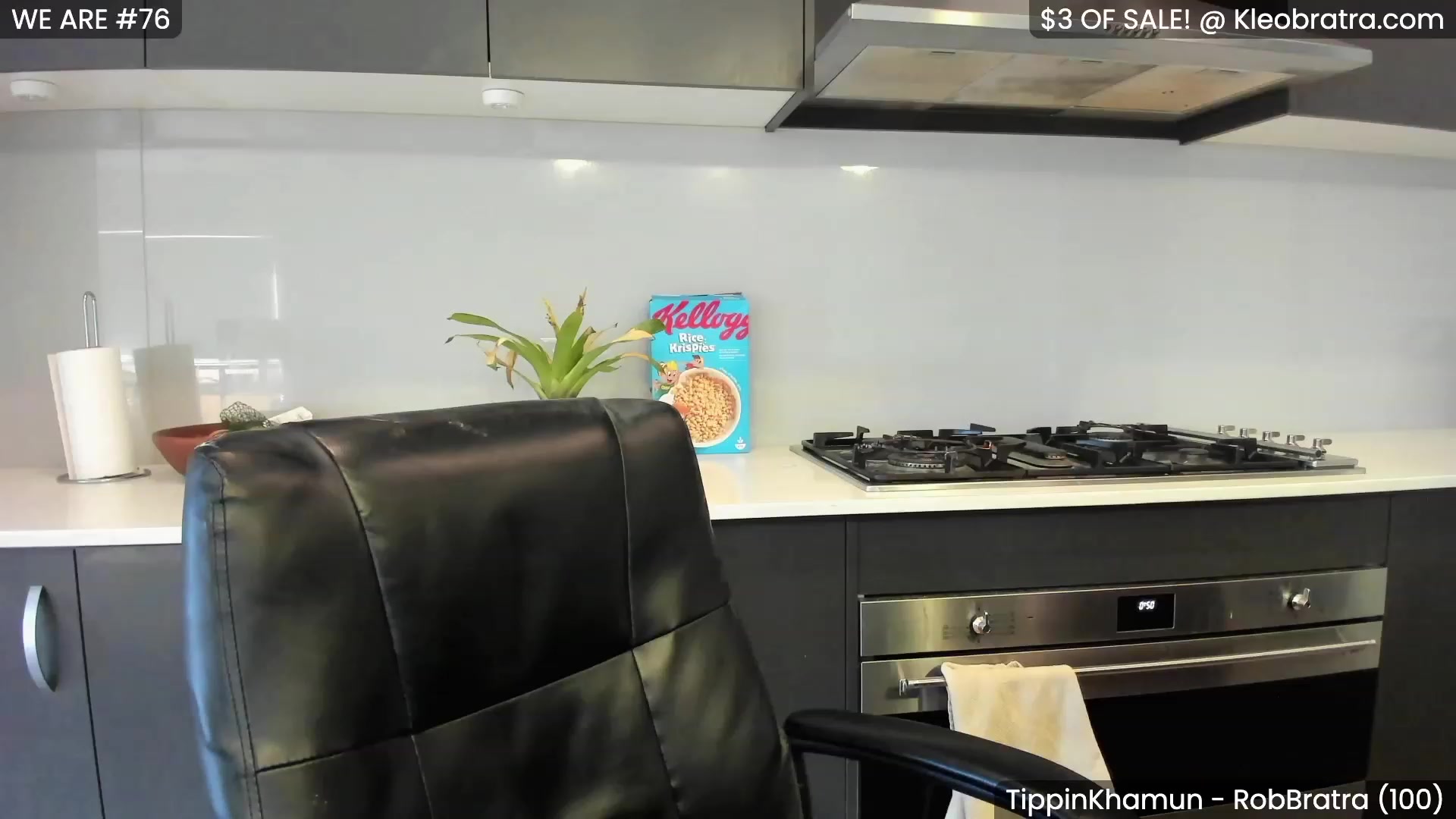 Gallery image thumbnail from KleoBratra's myfreecams stream on, 04/08/2023, 03:28 image 6 of 20