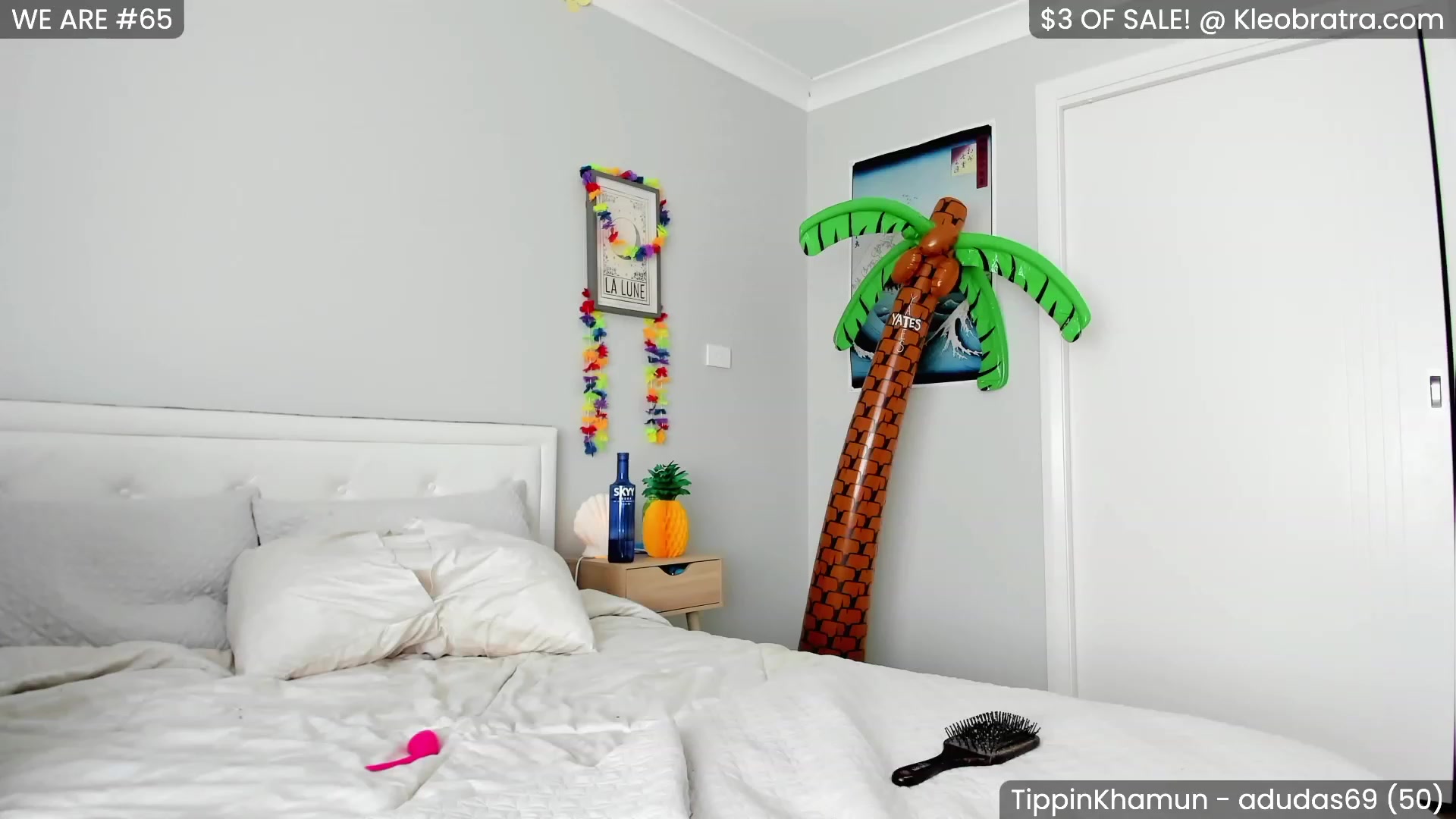 Gallery image thumbnail from KleoBratra's myfreecams stream on, 04/09/2023, 01:36 image 17 of 20