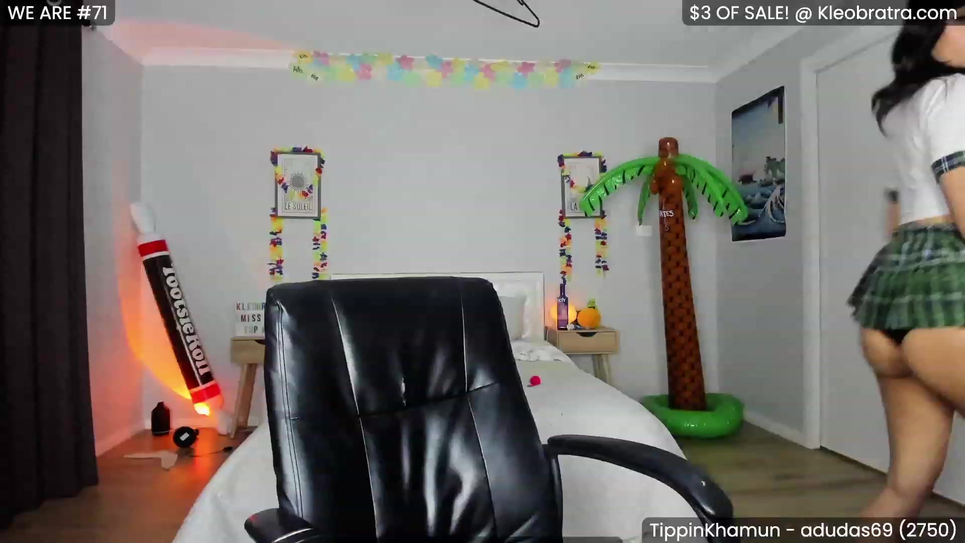 Gallery image thumbnail from KleoBratra's myfreecams stream on, 04/13/2023, 11:15 image 10 of 20