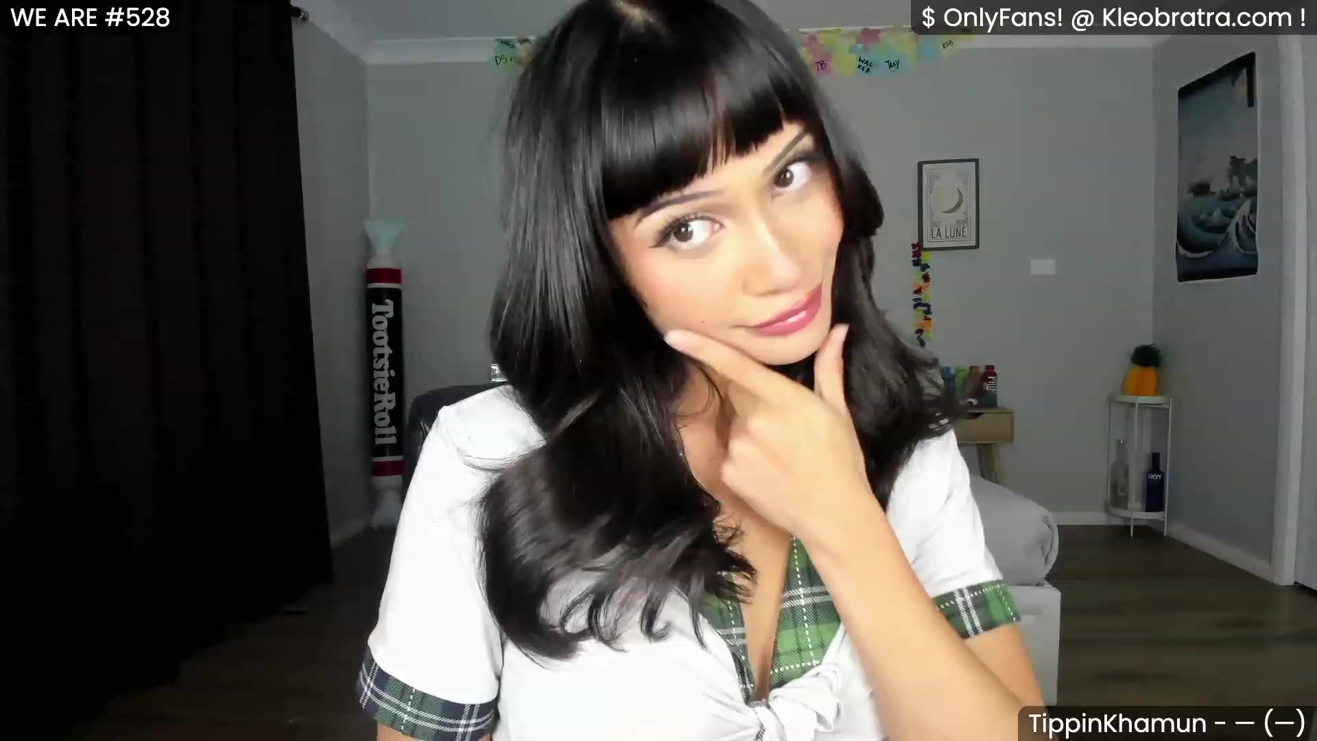 Gallery image thumbnail from KleoBratra's myfreecams stream on, 05/01/2023, 13:05 image 2 of 20