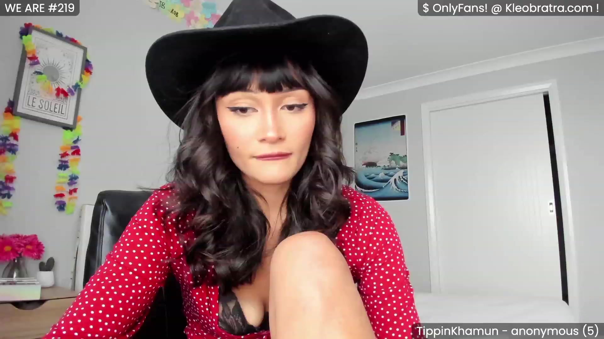 Gallery image thumbnail from KleoBratra's myfreecams stream on, 05/03/2023, 08:07 image 7 of 20