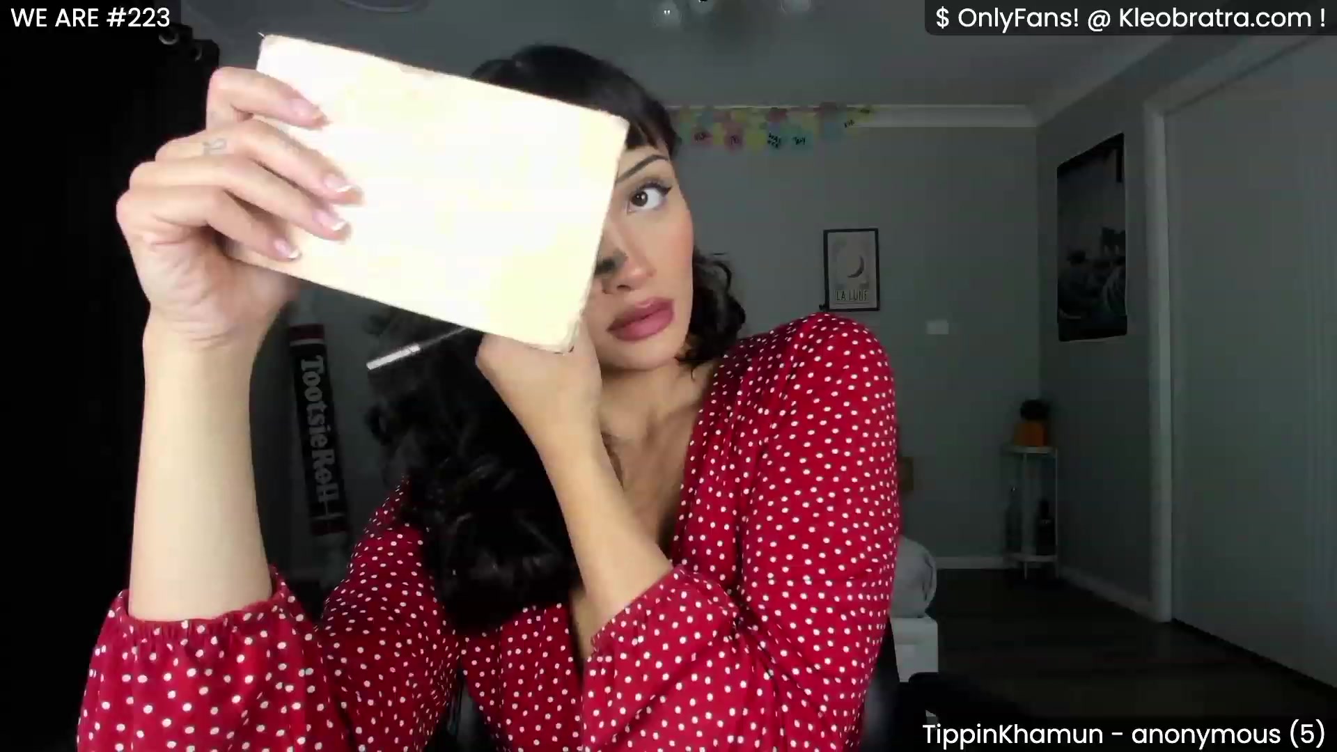 Gallery image thumbnail from KleoBratra's myfreecams stream on, 05/03/2023, 08:07 image 12 of 20