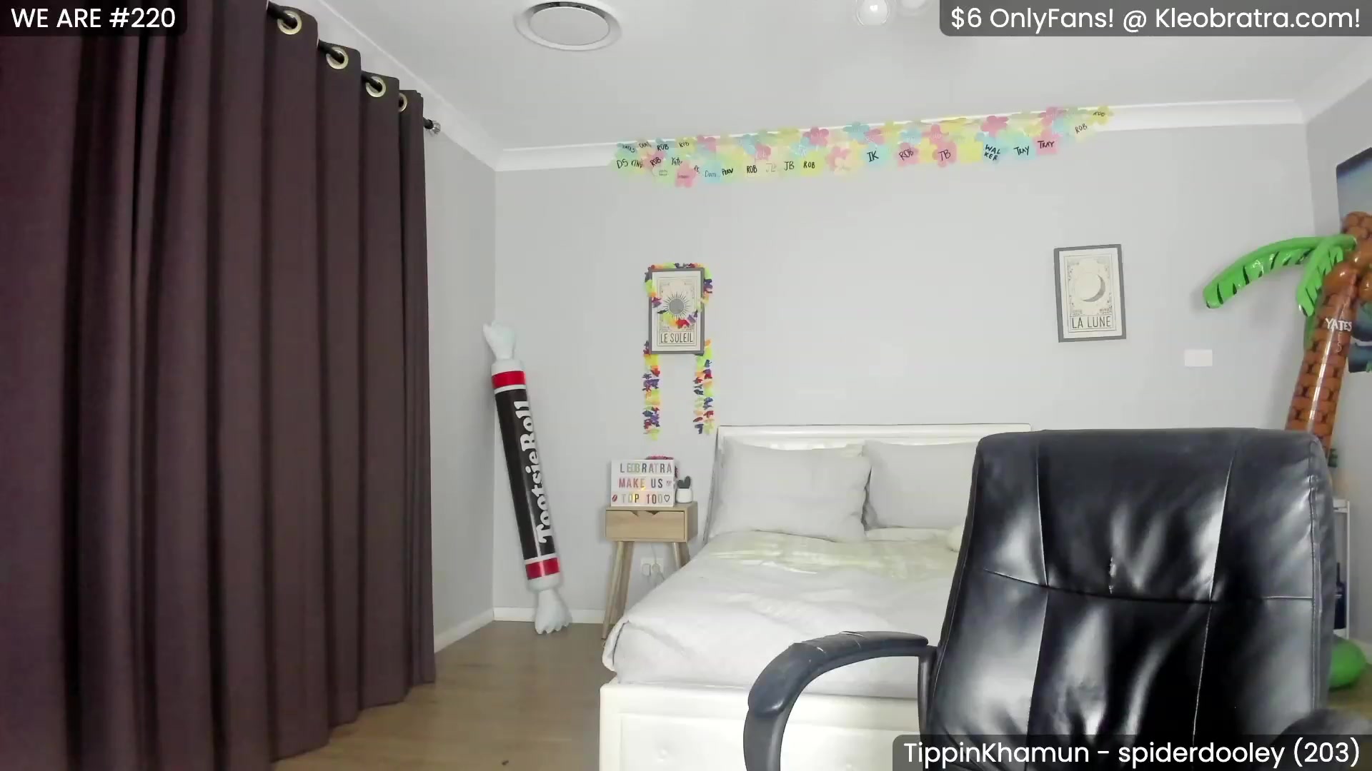 Gallery image thumbnail from KleoBratra's myfreecams stream on, 05/10/2023, 10:27 image 16 of 20