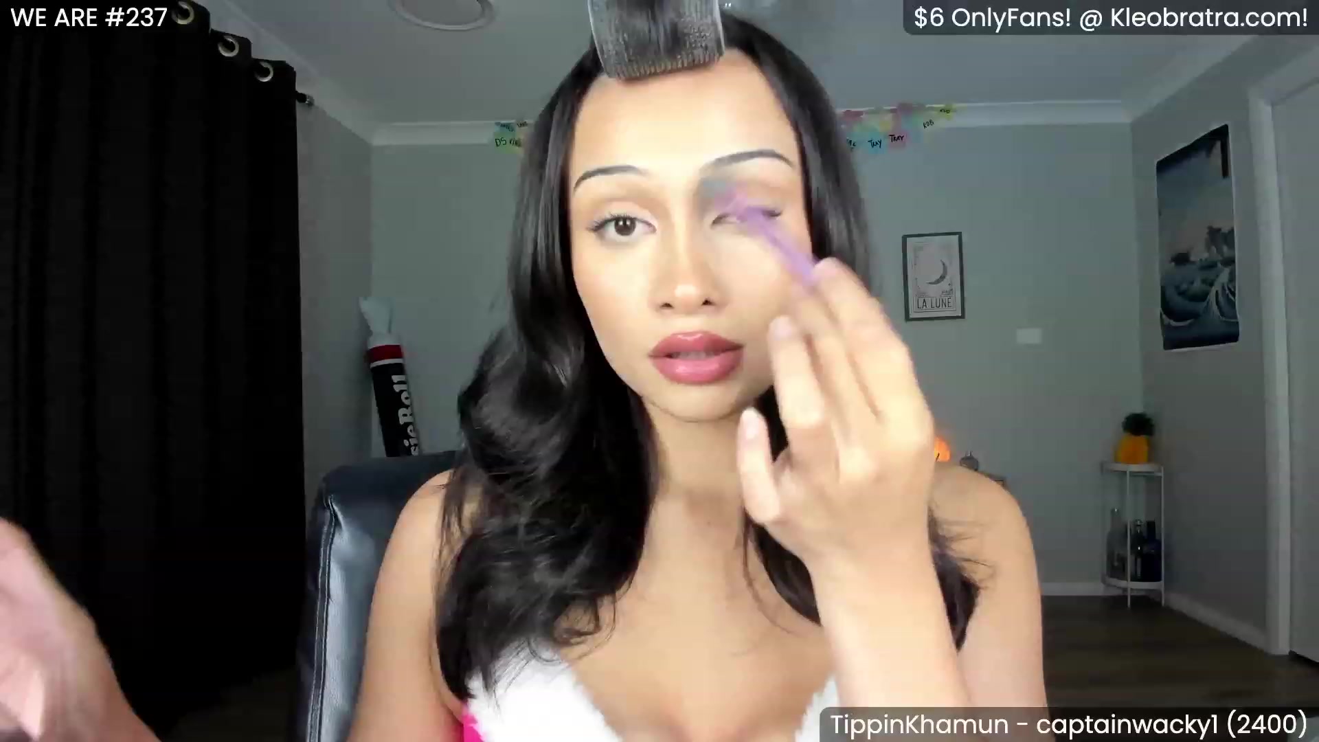 Gallery image thumbnail from KleoBratra's myfreecams stream on, 05/15/2023, 07:44 image 13 of 20