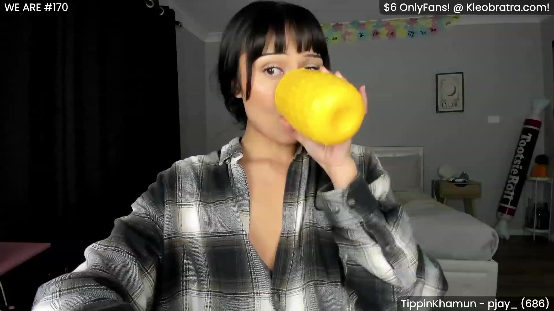 Gallery image thumbnail from KleoBratra's myfreecams stream on, 05/16/2023, 08:39 image 18 of 20
