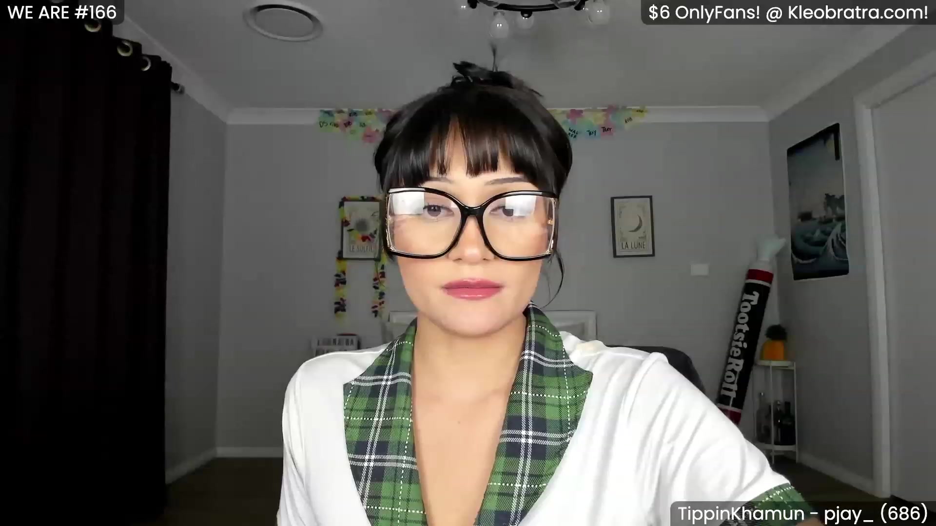 Gallery image thumbnail from KleoBratra's myfreecams stream on, 05/16/2023, 12:02 image 6 of 20