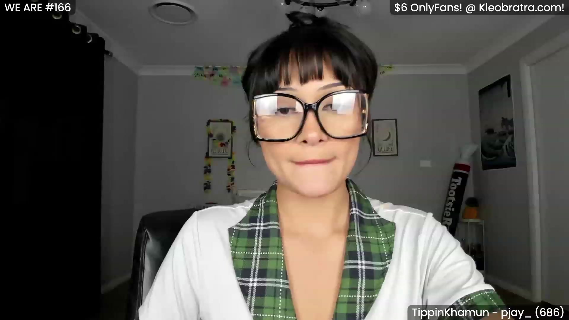 Gallery image thumbnail from KleoBratra's myfreecams stream on, 05/16/2023, 12:02 image 5 of 20