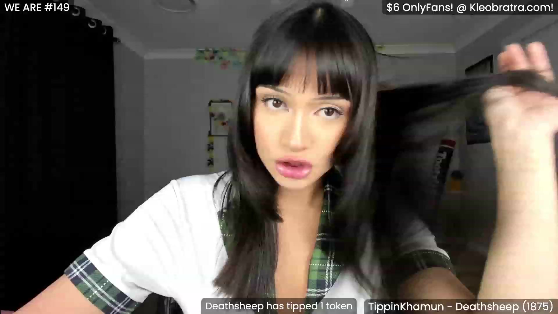 Gallery image thumbnail from KleoBratra's myfreecams stream on, 05/19/2023, 13:08 image 19 of 20