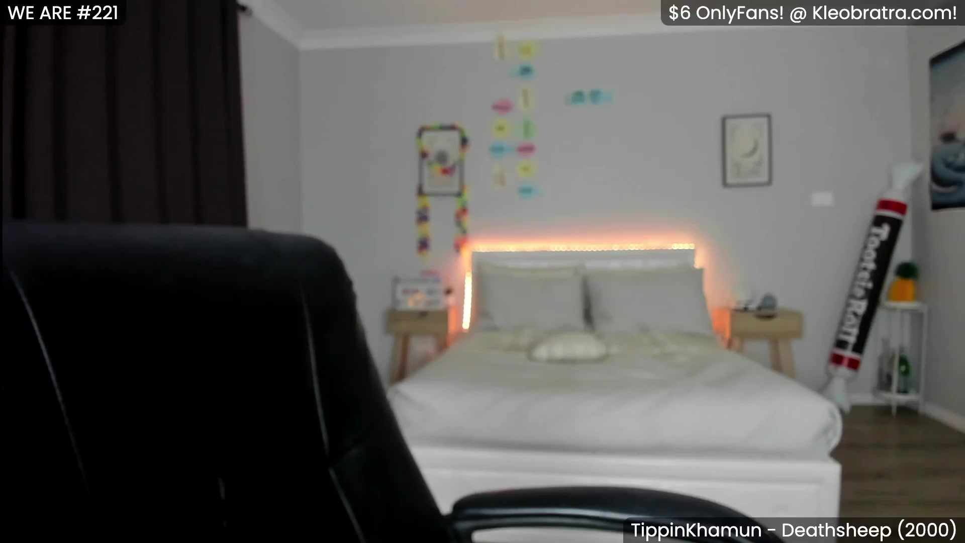 Gallery image thumbnail from KleoBratra's myfreecams stream on, 06/02/2023, 16:17 image 3 of 20
