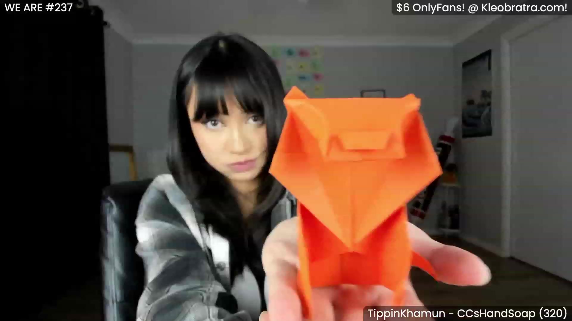 Gallery image thumbnail from KleoBratra's myfreecams stream on, 06/26/2023, 11:26 image 17 of 20