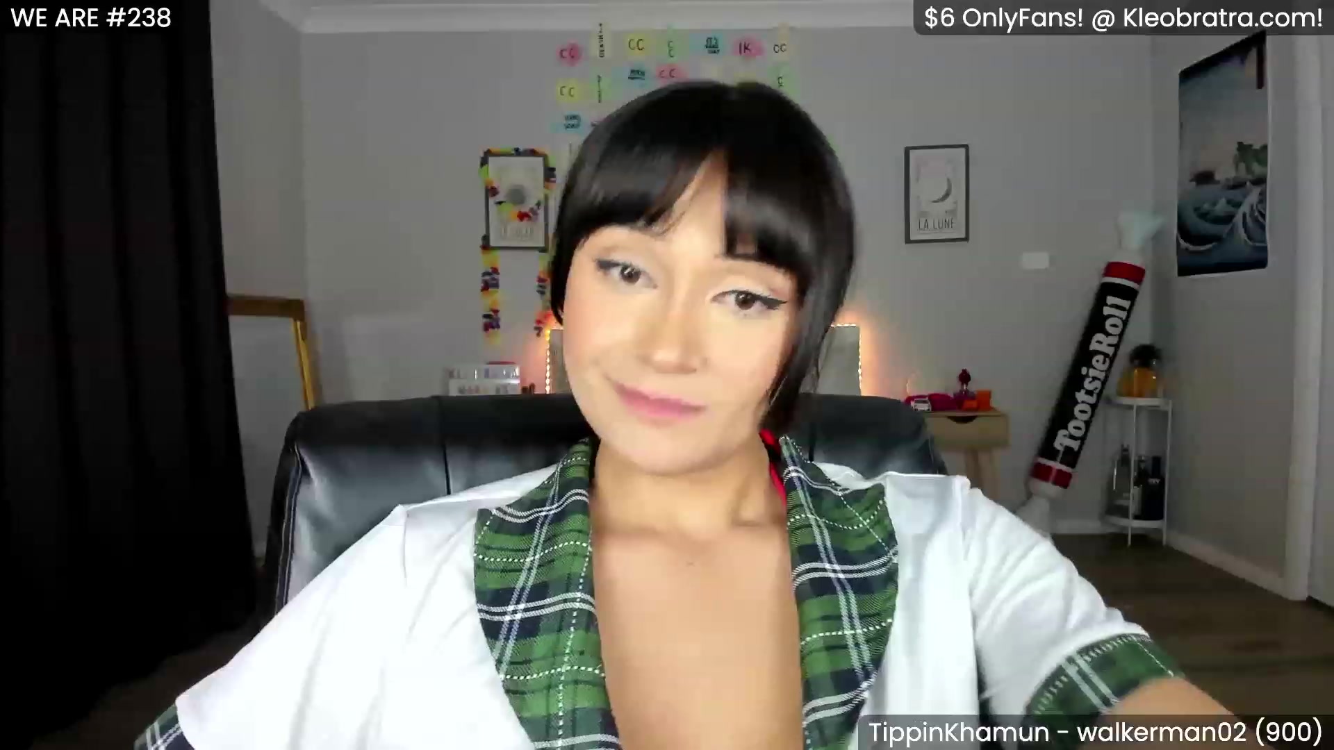Gallery image thumbnail from KleoBratra's myfreecams stream on, 06/27/2023, 11:59 image 18 of 20