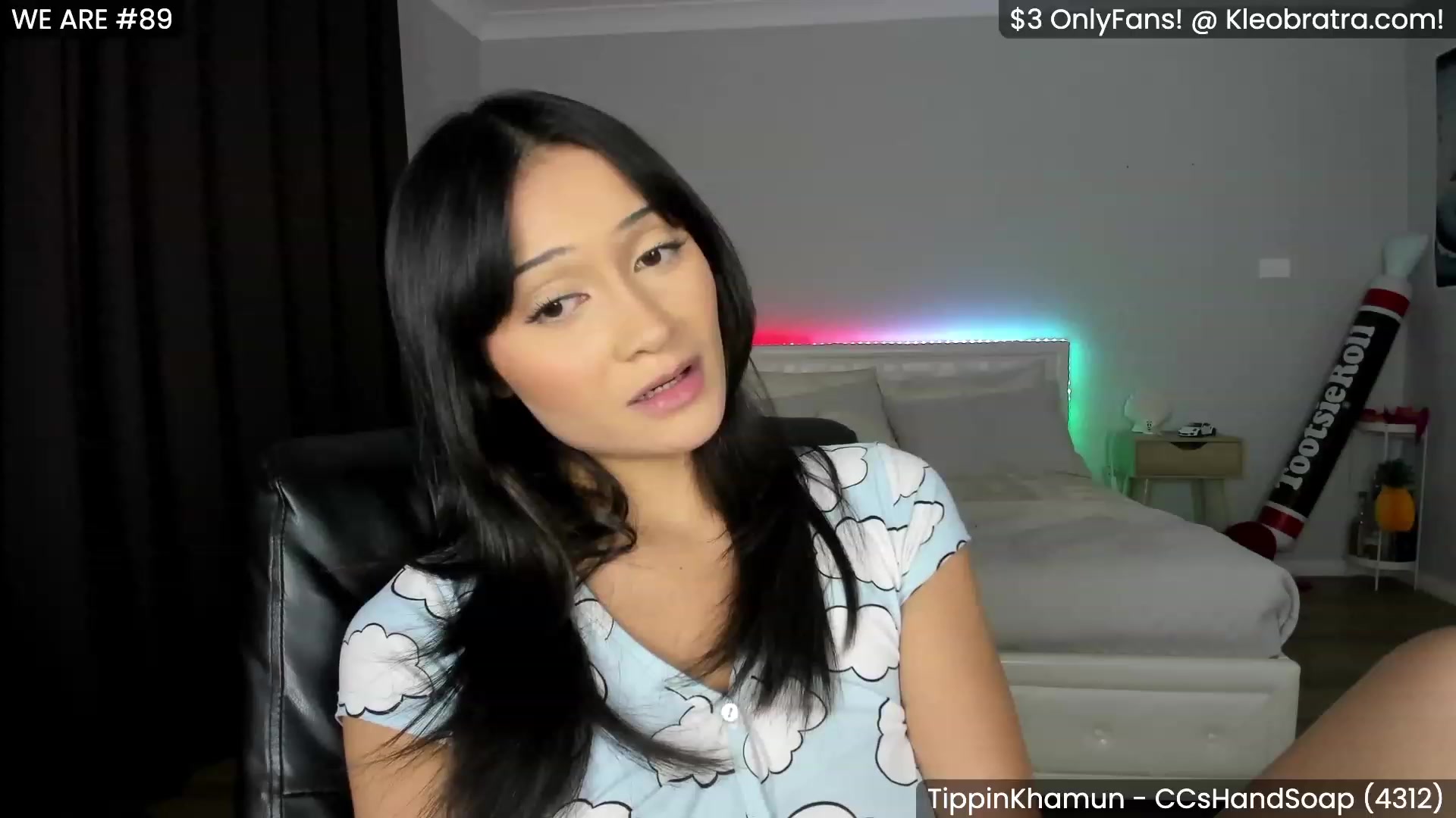 Gallery image thumbnail from KleoBratra's myfreecams stream on, 07/06/2023, 14:10 image 10 of 20