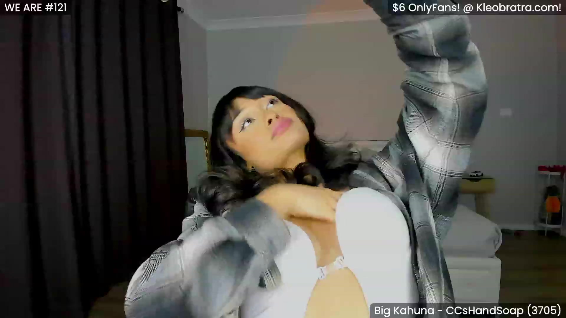 Gallery image thumbnail from KleoBratra's myfreecams stream on, 07/13/2023, 13:37 image 7 of 20