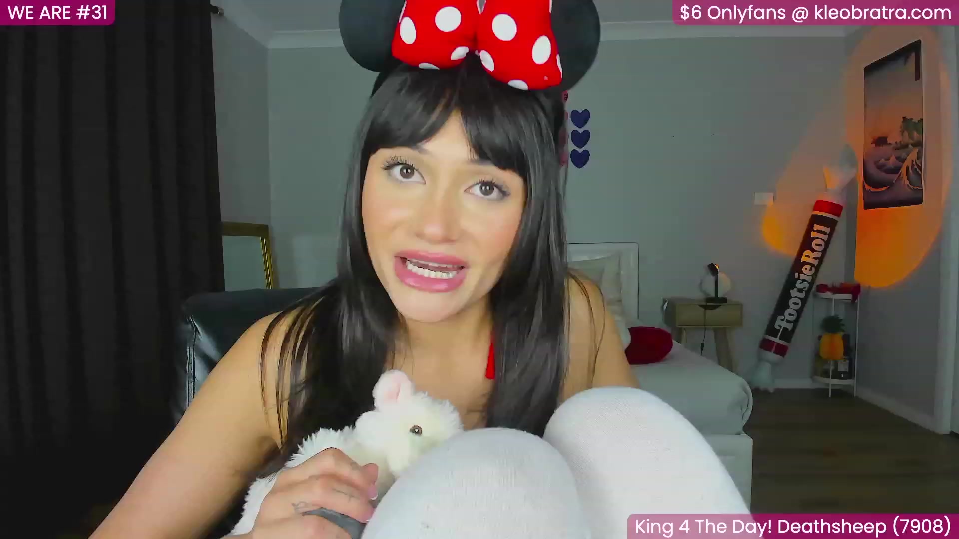 Gallery image thumbnail from KleoBratra's myfreecams stream on, 08/04/2023, 15:04 image 7 of 20
