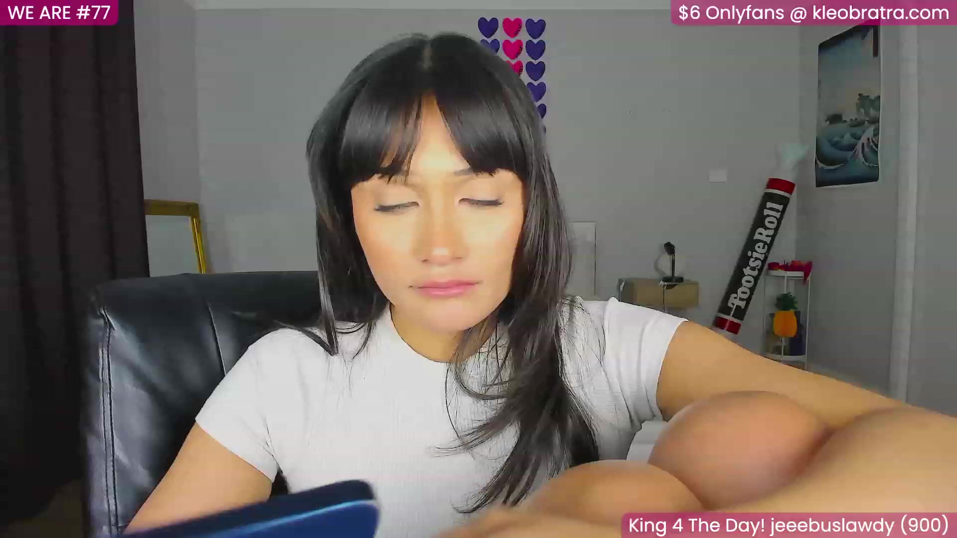 Gallery image thumbnail from KleoBratra's myfreecams stream on, 08/10/2023, 13:48 image 5 of 20