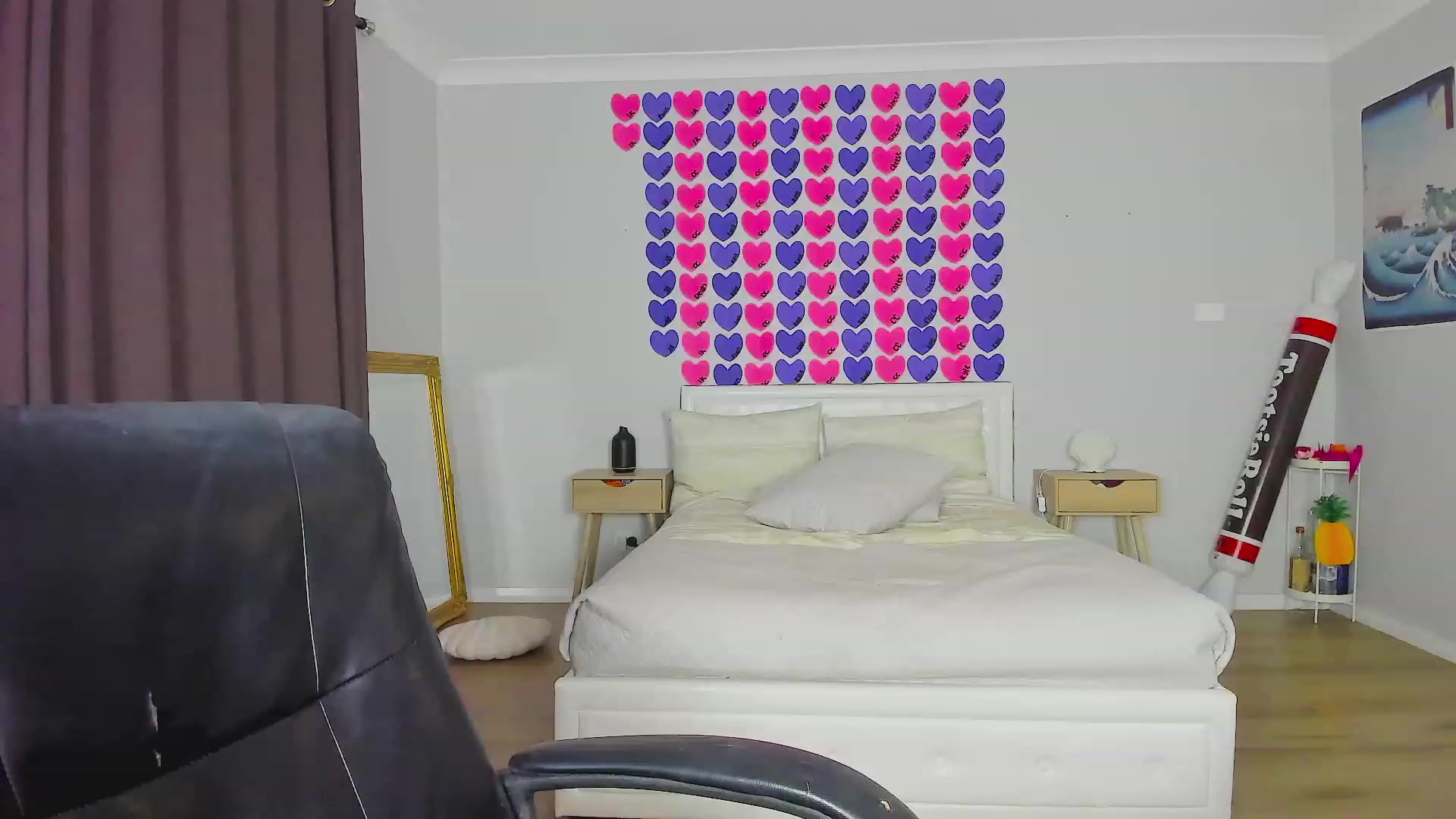 Gallery image thumbnail from KleoBratra's myfreecams stream on, 08/19/2023, 14:05 image 6 of 20