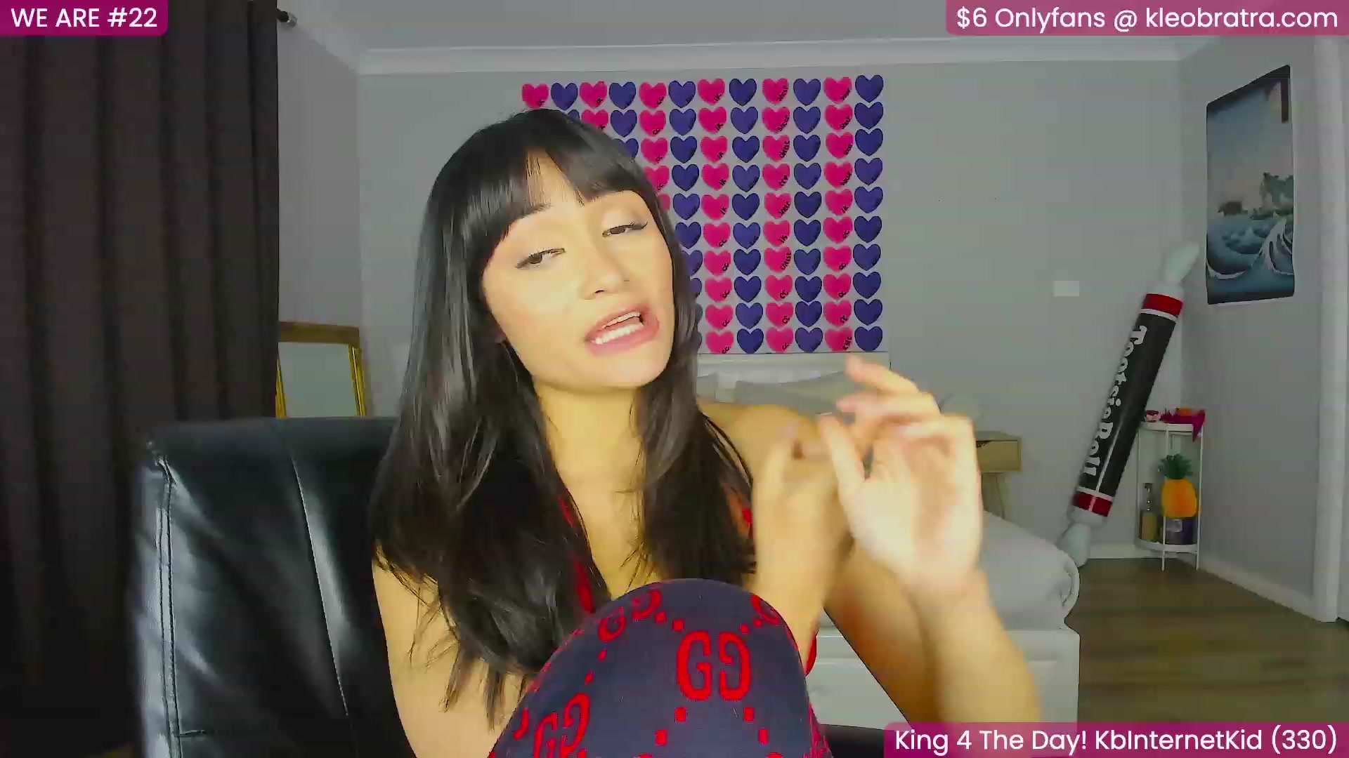 Gallery image thumbnail from KleoBratra's myfreecams stream on, 08/24/2023, 14:09 image 8 of 20