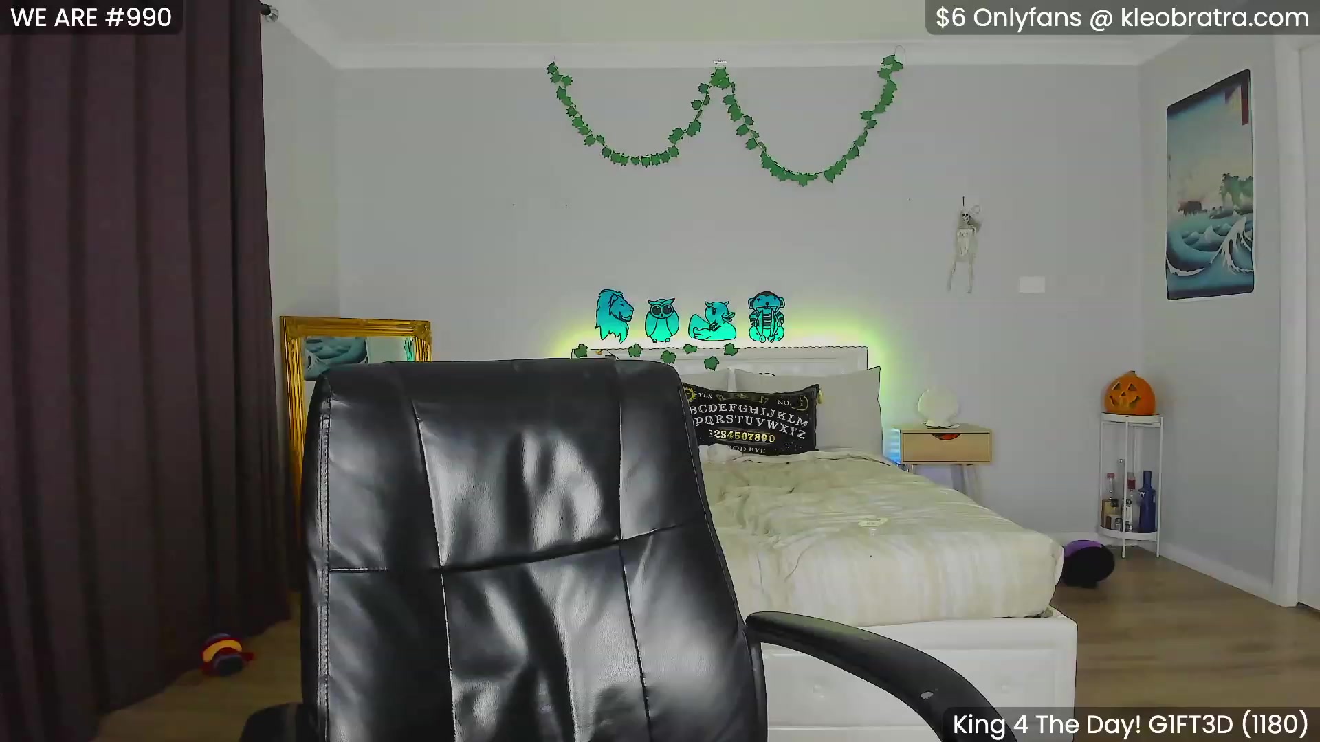 Gallery image thumbnail from KleoBratra's myfreecams stream on, 10/03/2023, 14:12 image 12 of 20