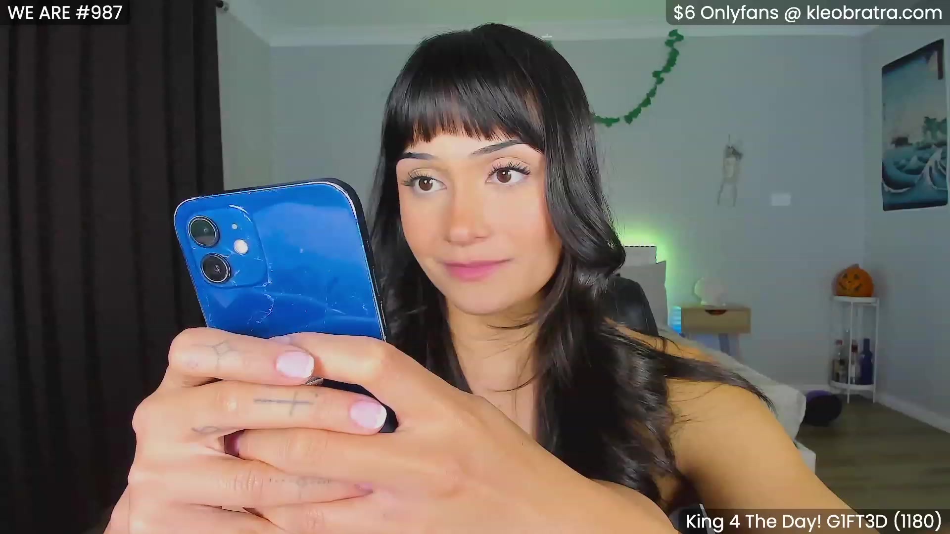 Gallery image thumbnail from KleoBratra's myfreecams stream on, 10/03/2023, 14:12 image 4 of 20