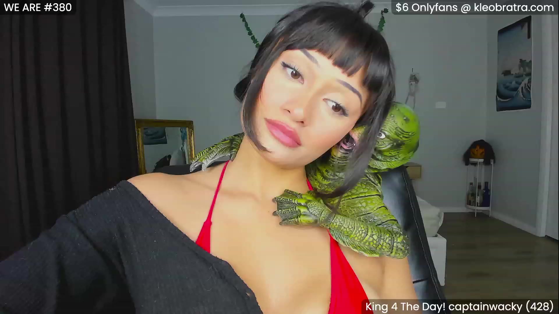 Gallery image thumbnail from KleoBratra's myfreecams stream on, 10/10/2023, 11:47 image 11 of 20