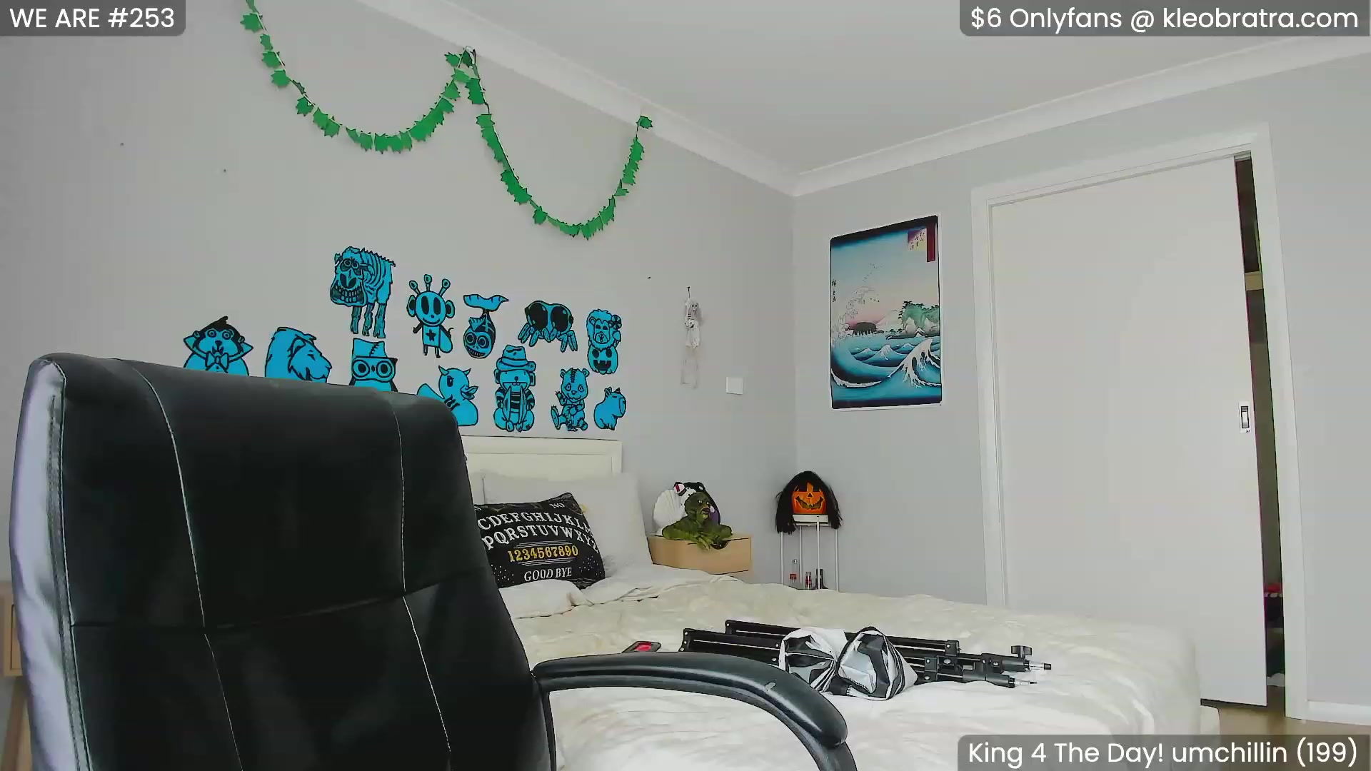 Gallery image thumbnail from KleoBratra's myfreecams stream on, 10/16/2023, 23:14 image 16 of 20