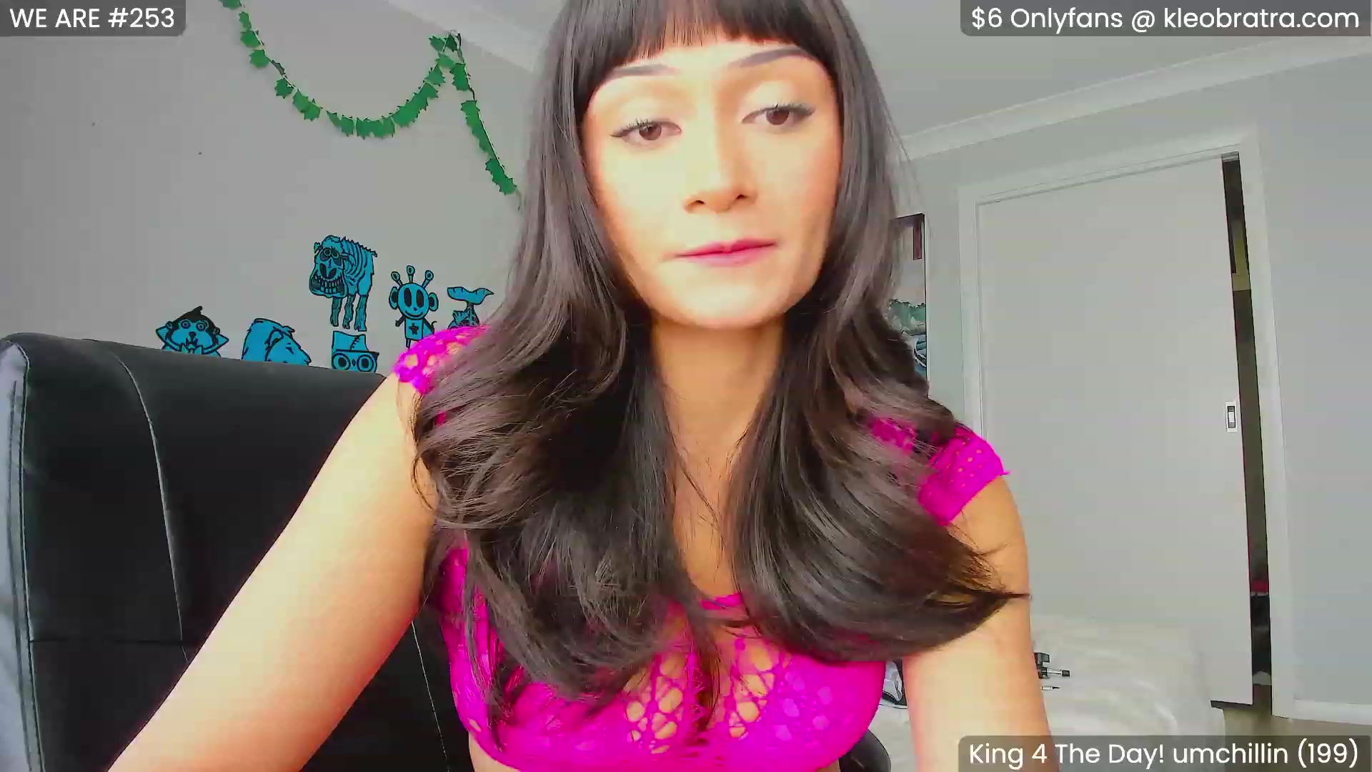 Gallery image thumbnail from KleoBratra's myfreecams stream on, 10/16/2023, 23:14 image 17 of 20