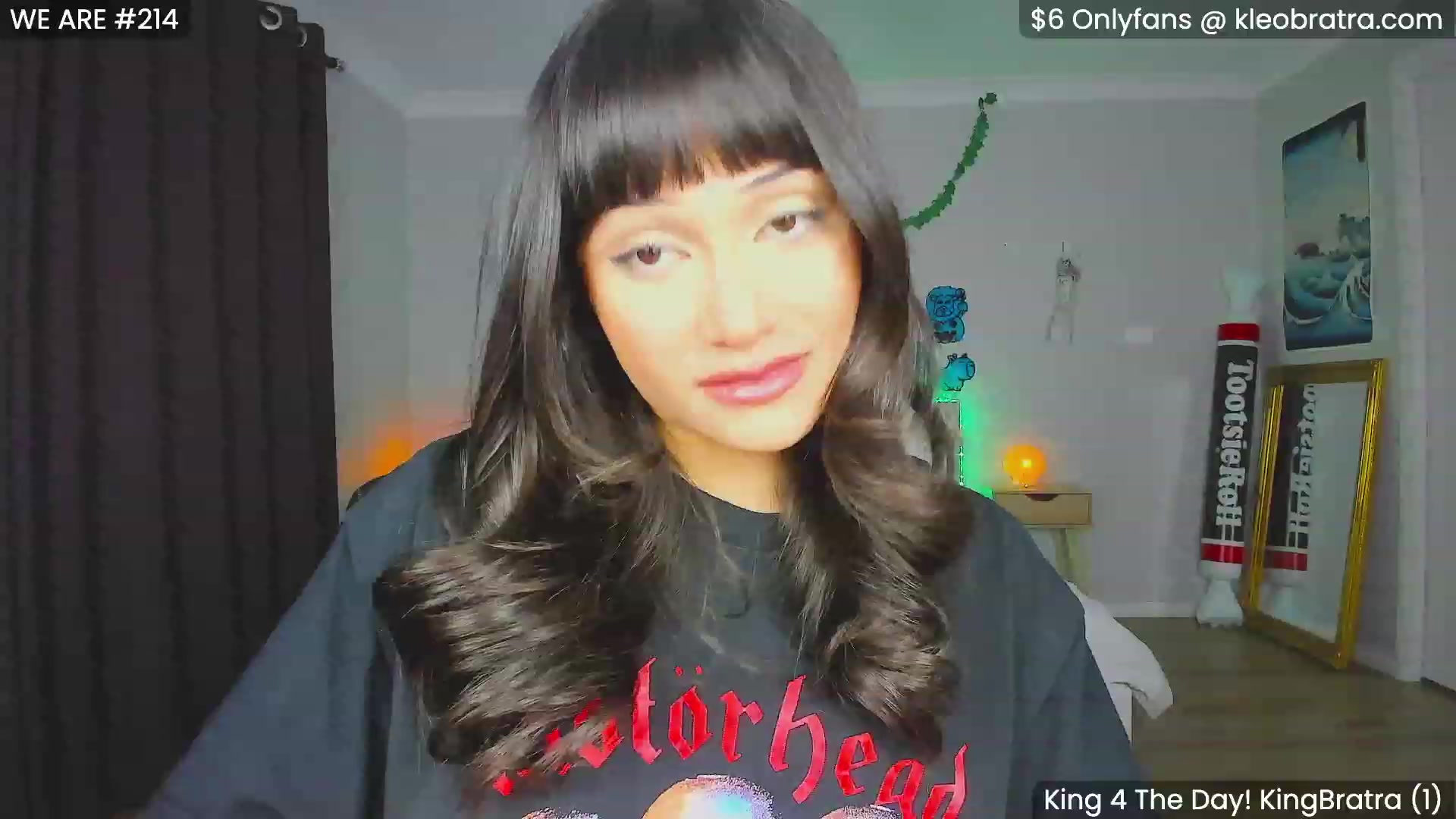 Gallery image thumbnail from KleoBratra's myfreecams stream on, 10/29/2023, 13:40 image 10 of 20