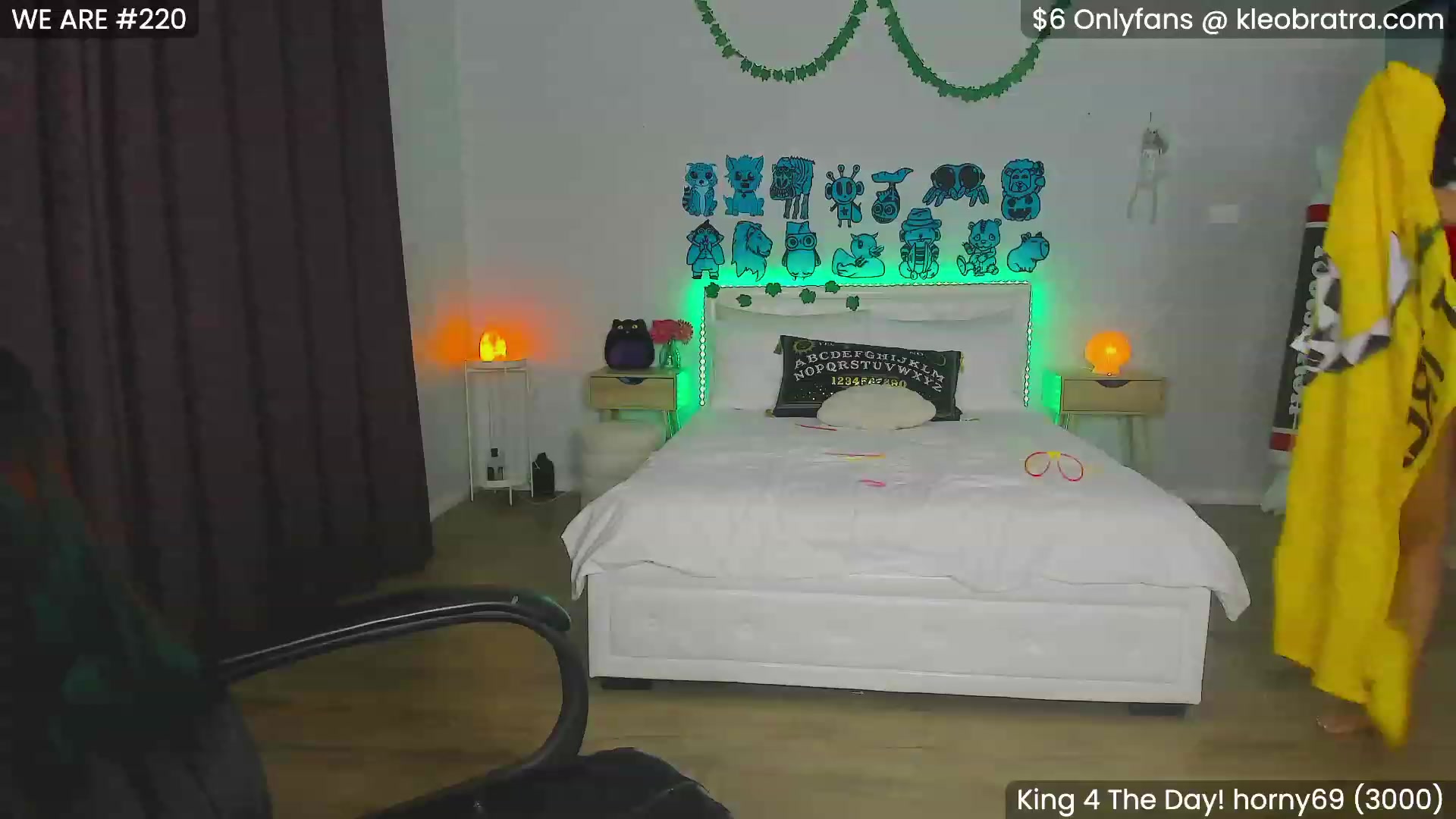Gallery image thumbnail from KleoBratra's myfreecams stream on, 10/31/2023, 14:10 image 13 of 20