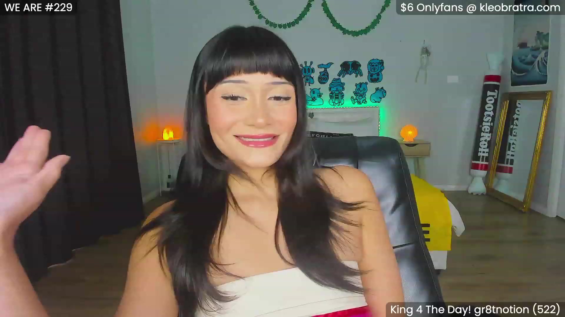 Gallery image thumbnail from KleoBratra's myfreecams stream on, 11/01/2023, 04:52 image 14 of 20