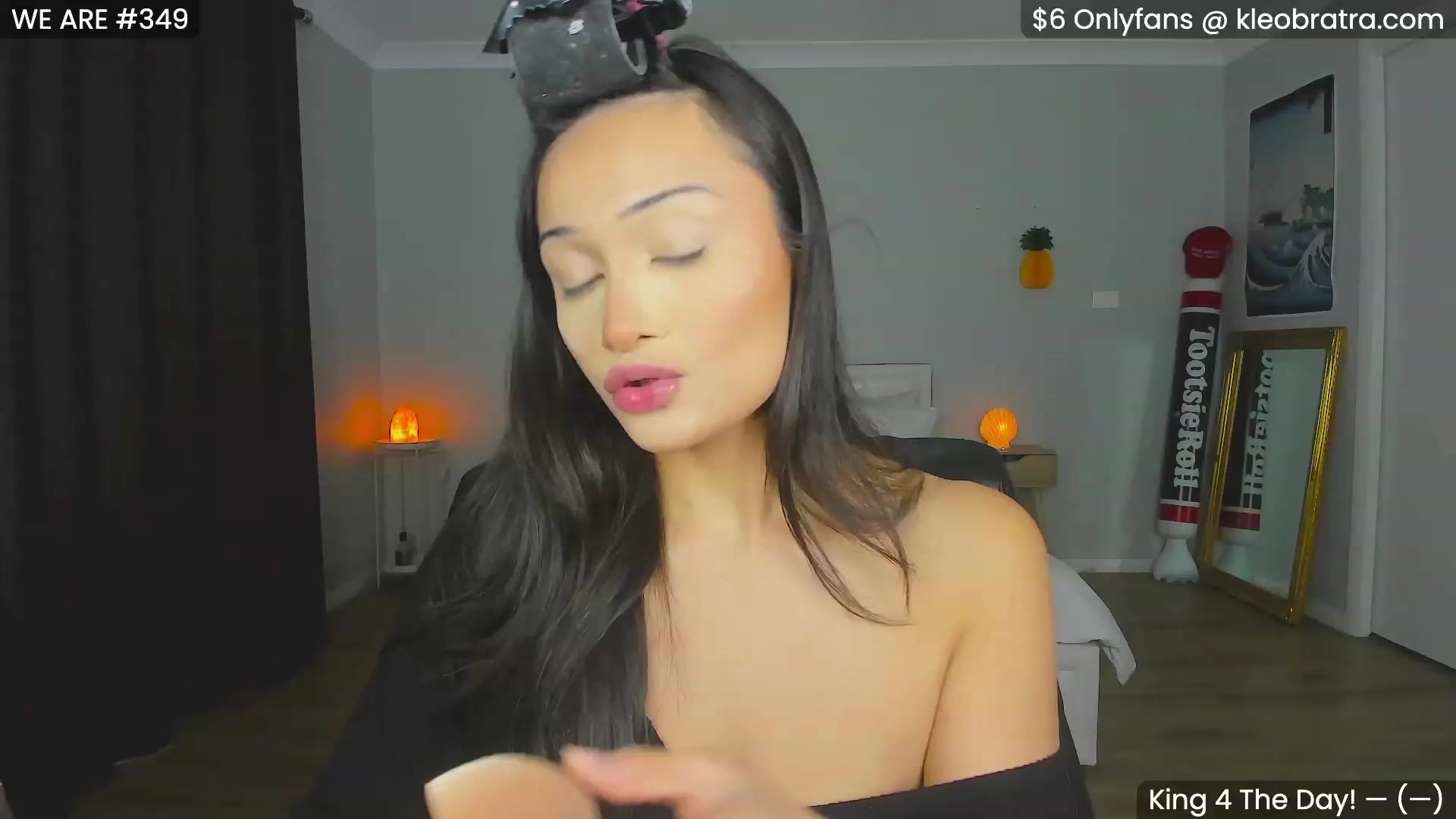 Gallery image thumbnail from KleoBratra's myfreecams stream on, 11/02/2023, 23:44 image 2 of 20