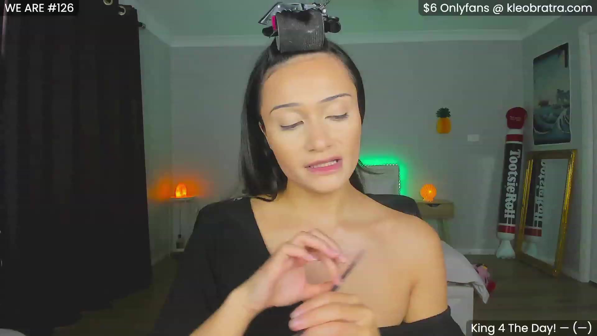 Gallery image thumbnail from KleoBratra's myfreecams stream on, 11/04/2023, 03:00 image 14 of 20