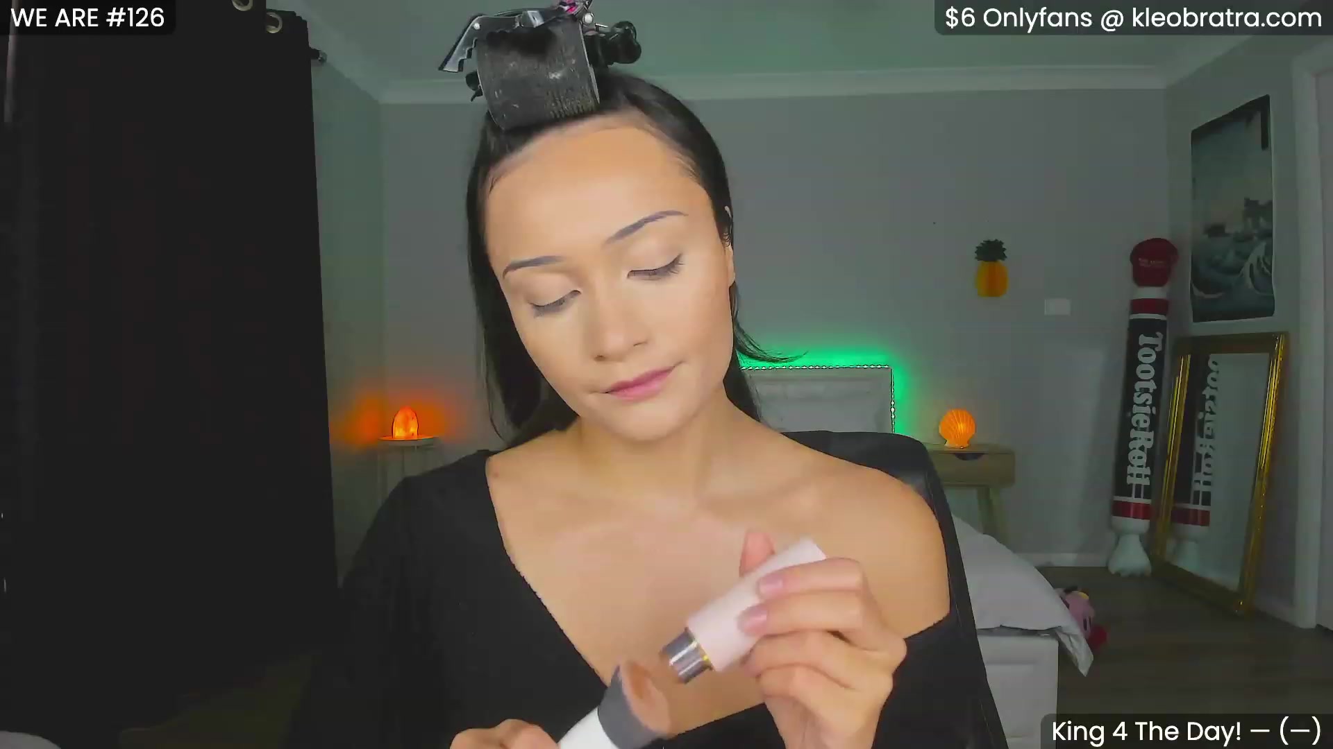 Gallery image thumbnail from KleoBratra's myfreecams stream on, 11/04/2023, 03:00 image 11 of 20
