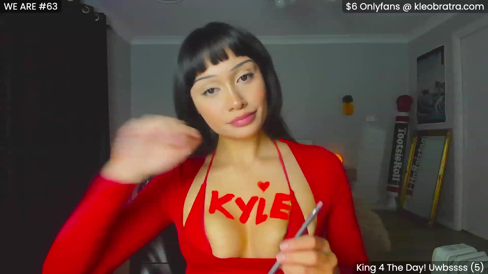 Gallery image thumbnail from KleoBratra's myfreecams stream on, 11/06/2023, 13:17 image 2 of 20