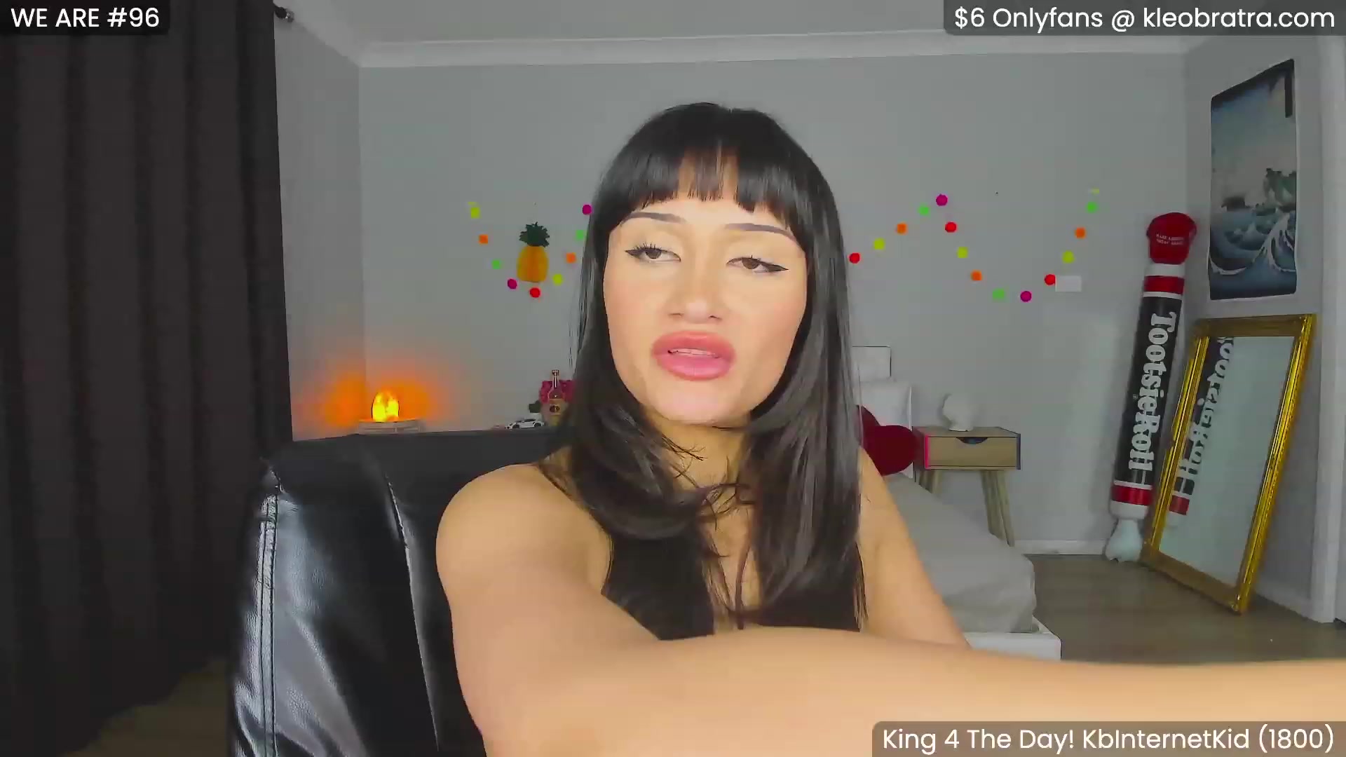 Gallery image thumbnail from KleoBratra's myfreecams stream on, 11/17/2023, 13:31 image 10 of 20