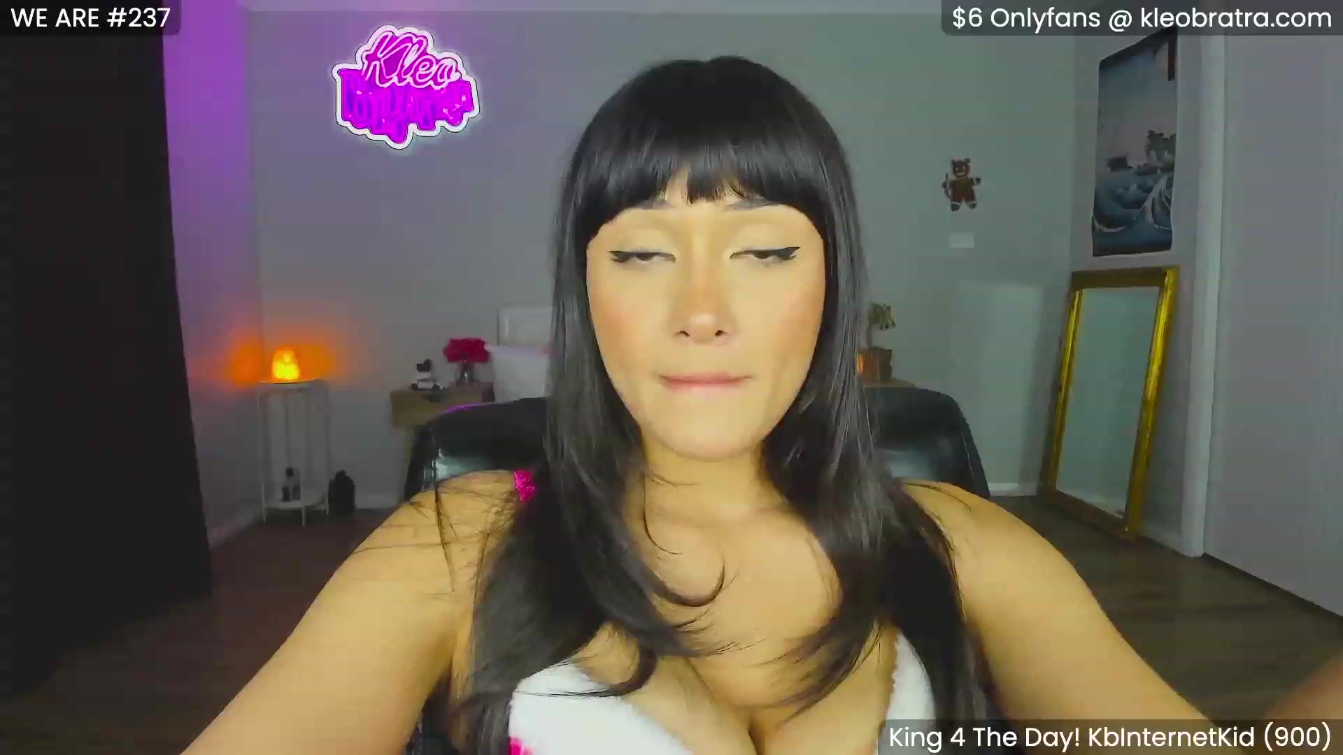 Gallery image thumbnail from KleoBratra's myfreecams stream on, 12/01/2023, 09:36 image 4 of 20