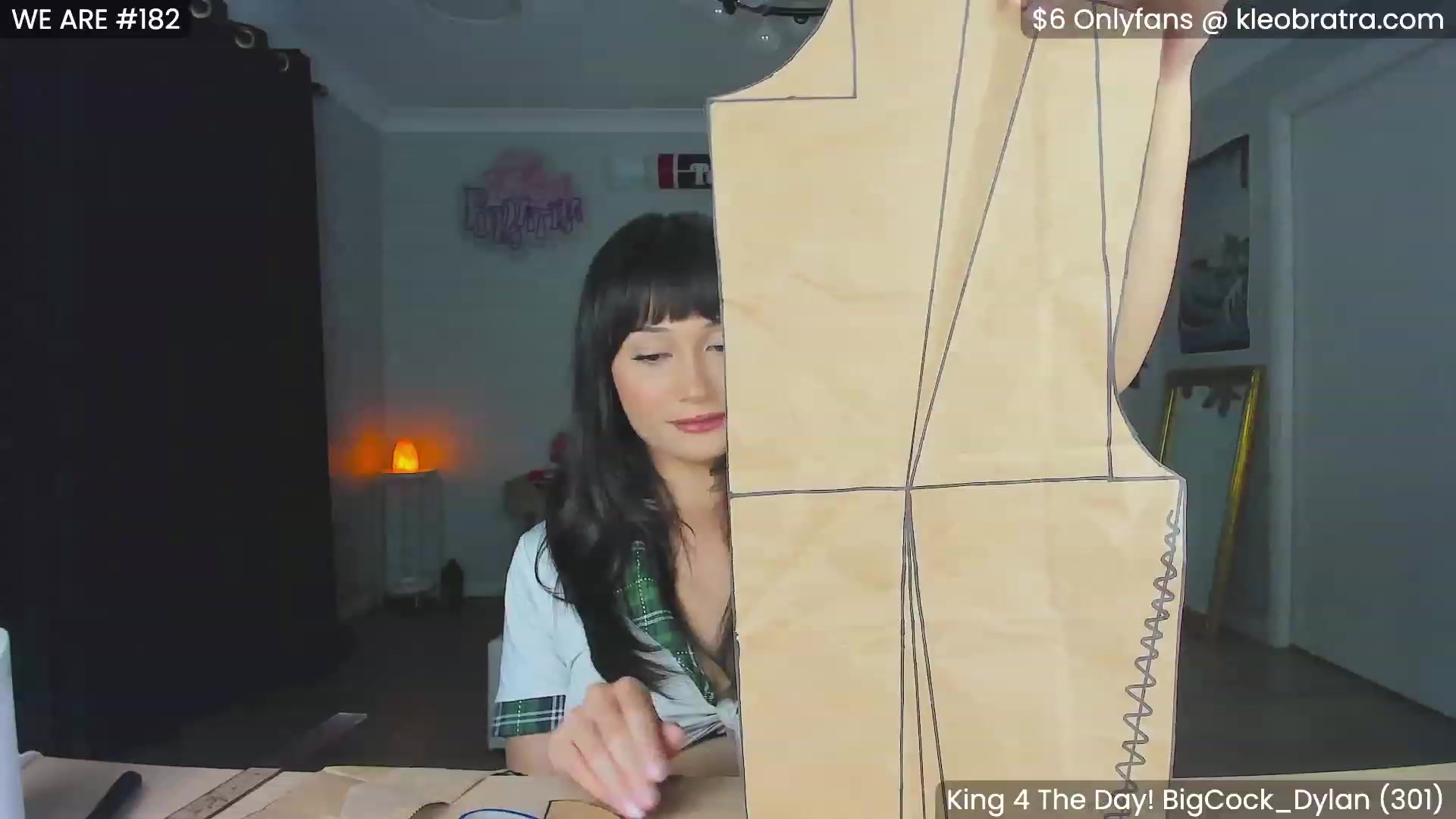 Gallery image thumbnail from KleoBratra's myfreecams stream on, 12/13/2023, 09:12 image 7 of 20