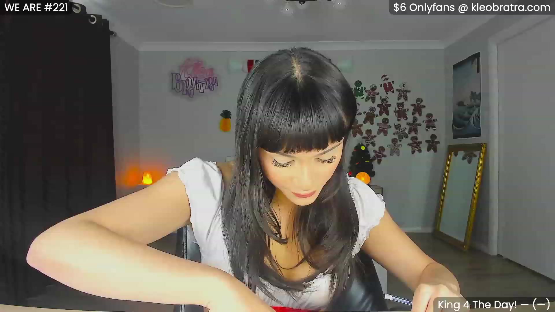 Gallery image thumbnail from KleoBratra's myfreecams stream on, 12/17/2023, 02:09 image 12 of 20