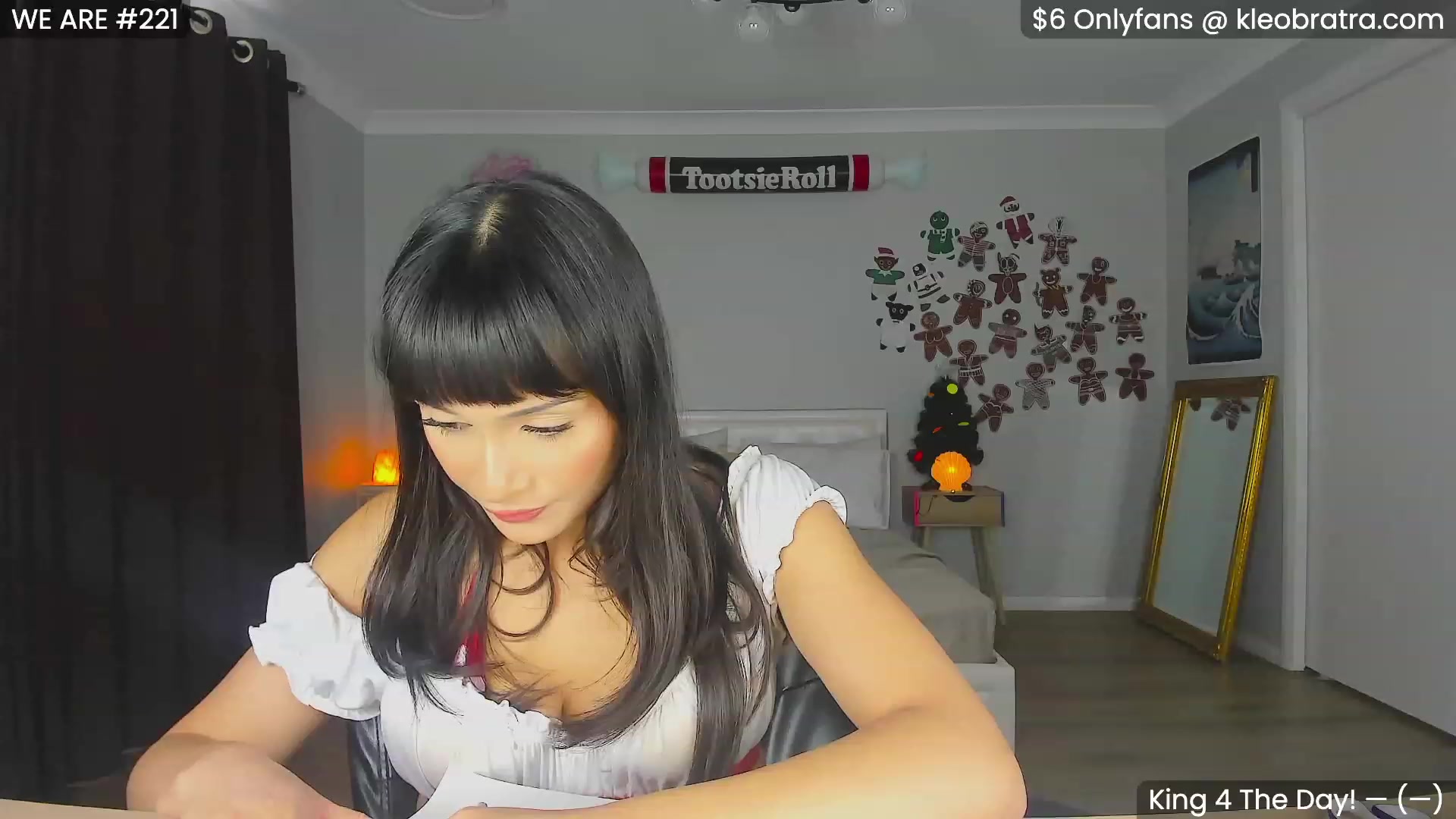 Gallery image thumbnail from KleoBratra's myfreecams stream on, 12/17/2023, 02:09 image 15 of 20