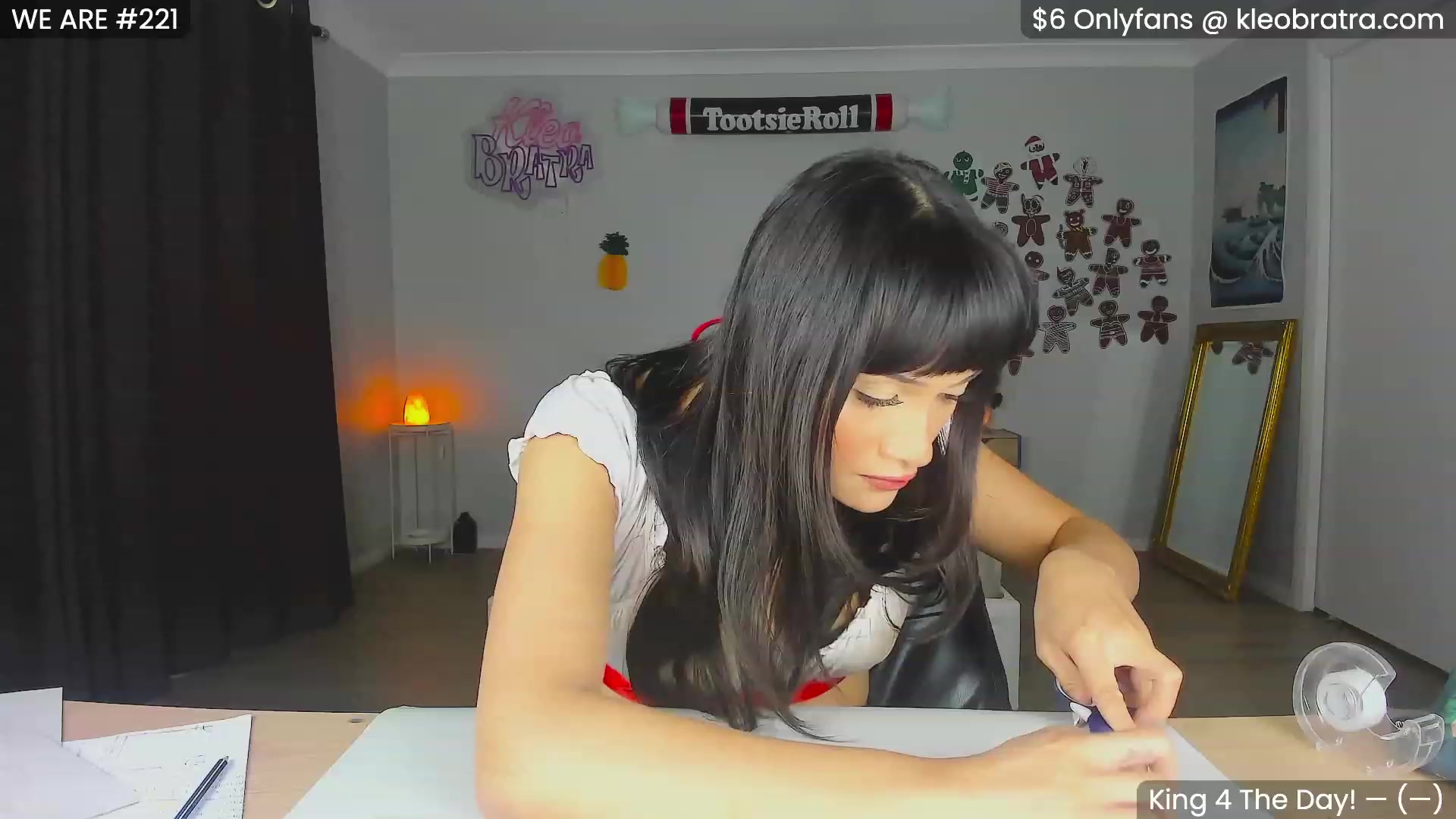 Gallery image thumbnail from KleoBratra's myfreecams stream on, 12/17/2023, 02:09 image 1 of 20